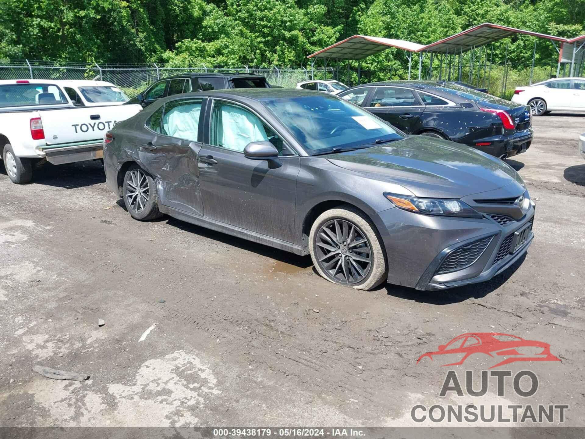 TOYOTA CAMRY 2021 - 4T1G11AK0MU547300