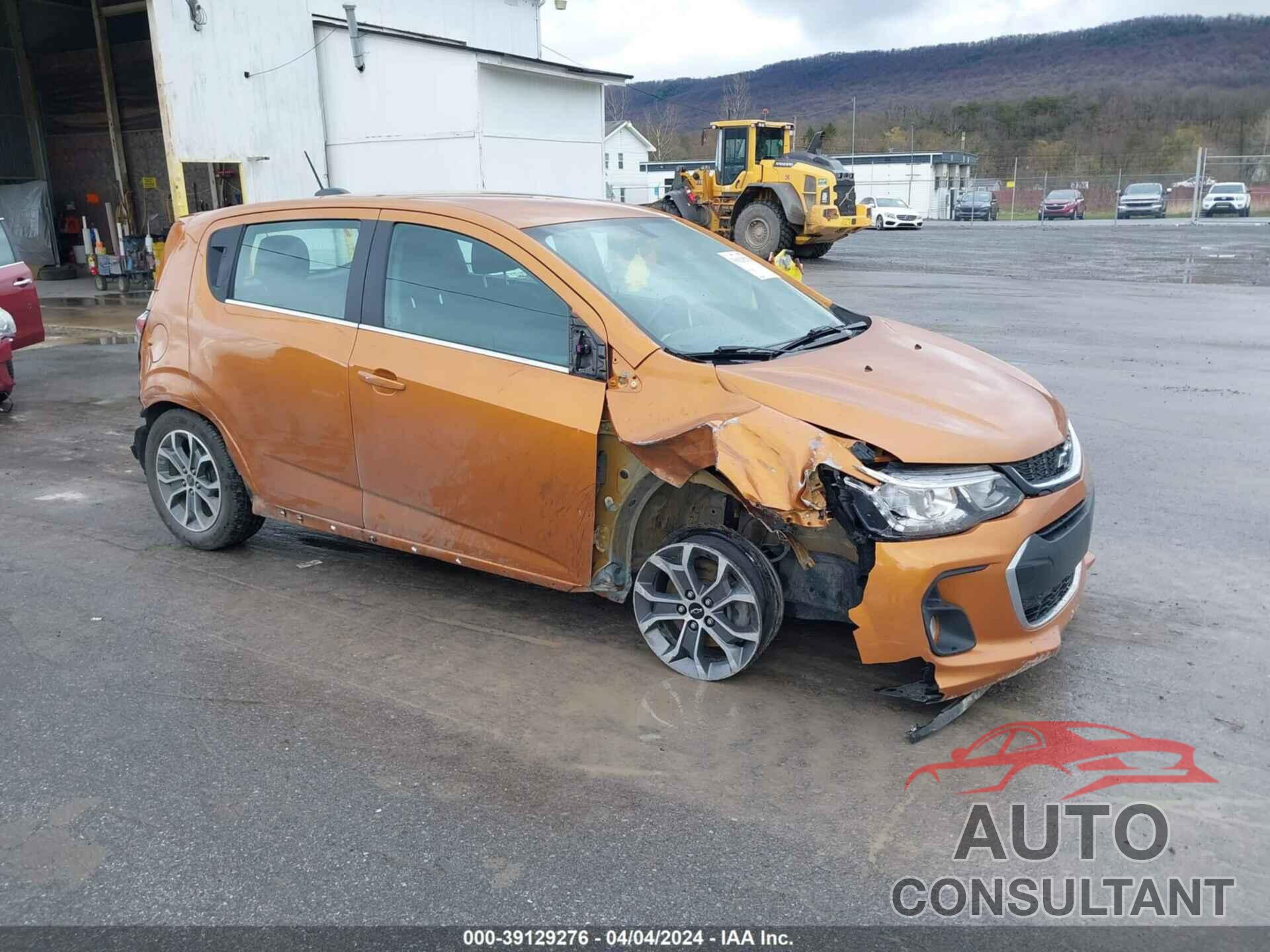 CHEVROLET SONIC 2018 - 1G1JD6SB3J4140900