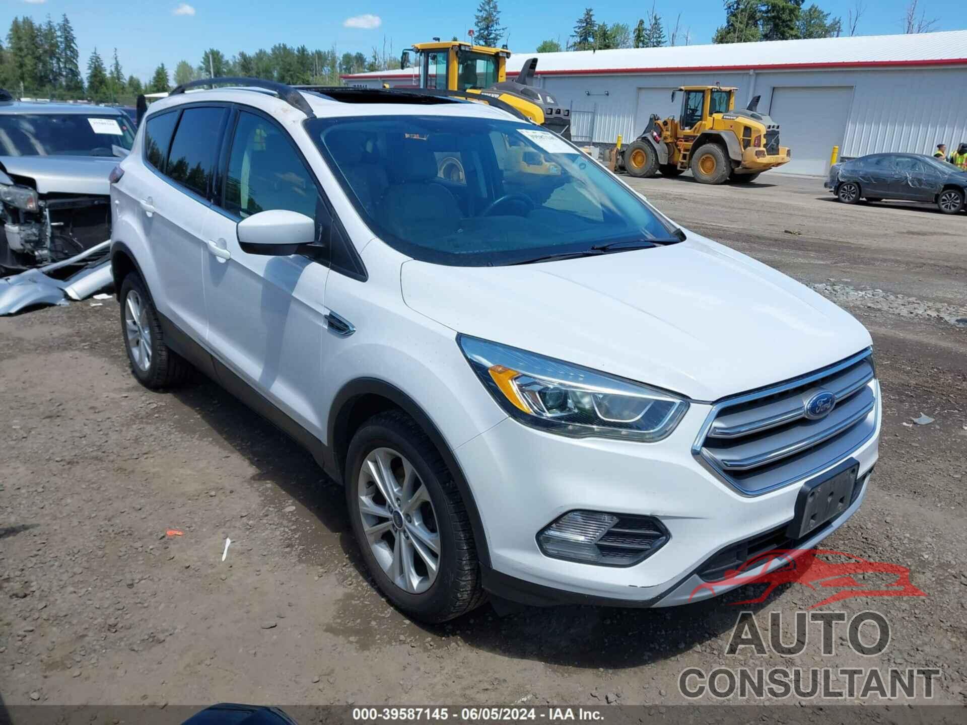 FORD ESCAPE 2017 - 1FMCU9G93HUA25713