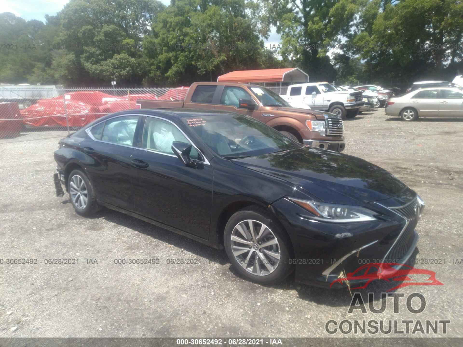 LEXUS ES 2019 - 58ABZ1B1XKU033114