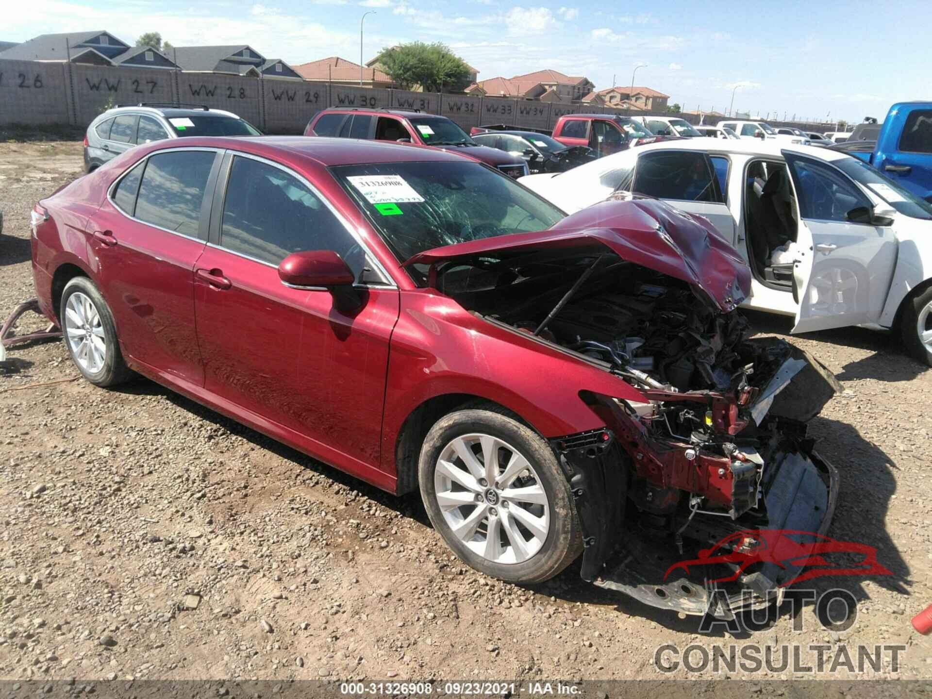 TOYOTA CAMRY 2018 - 4T1B11HK2JU606634