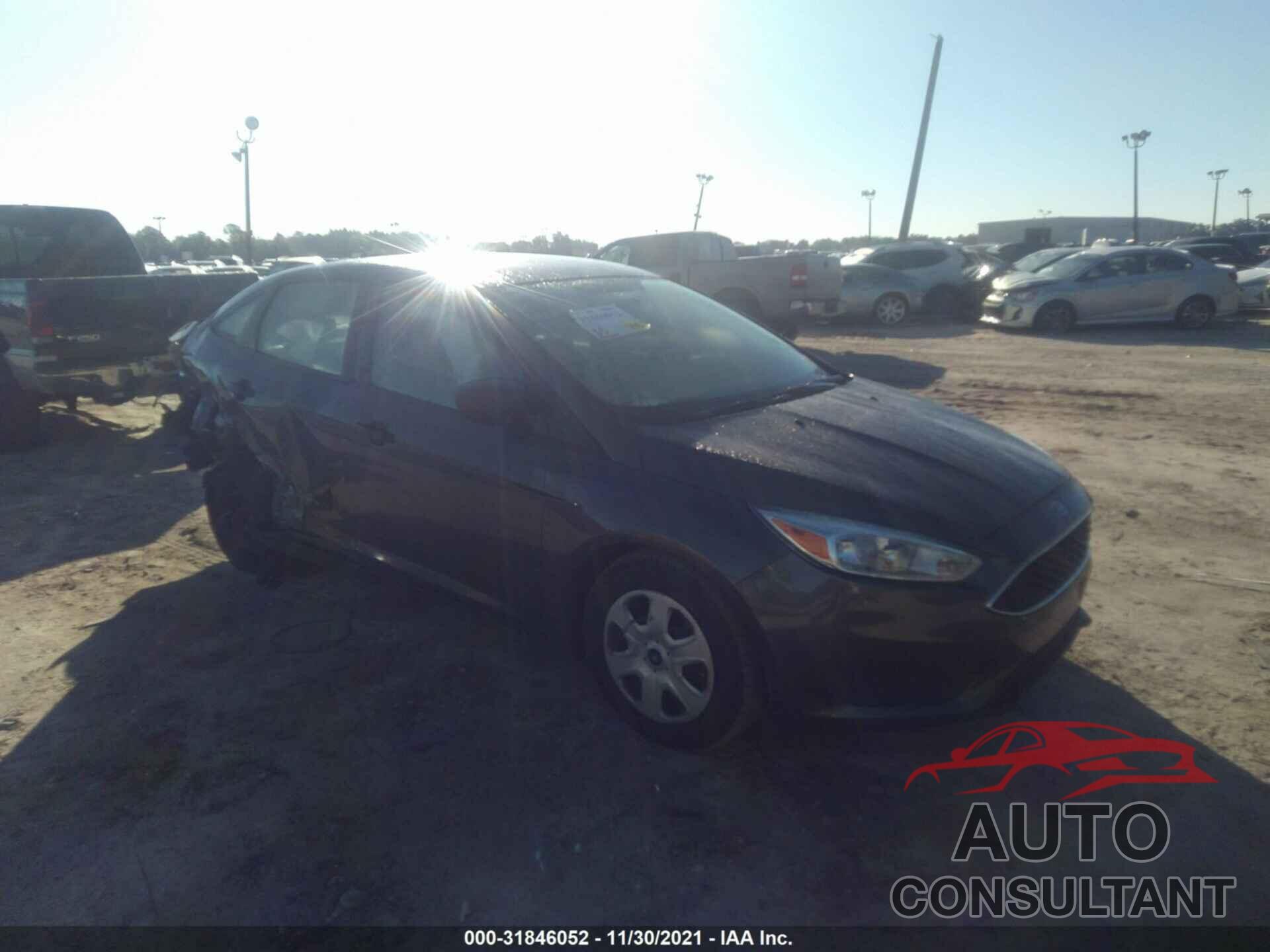 FORD FOCUS 2017 - 1FADP3E25HL331374