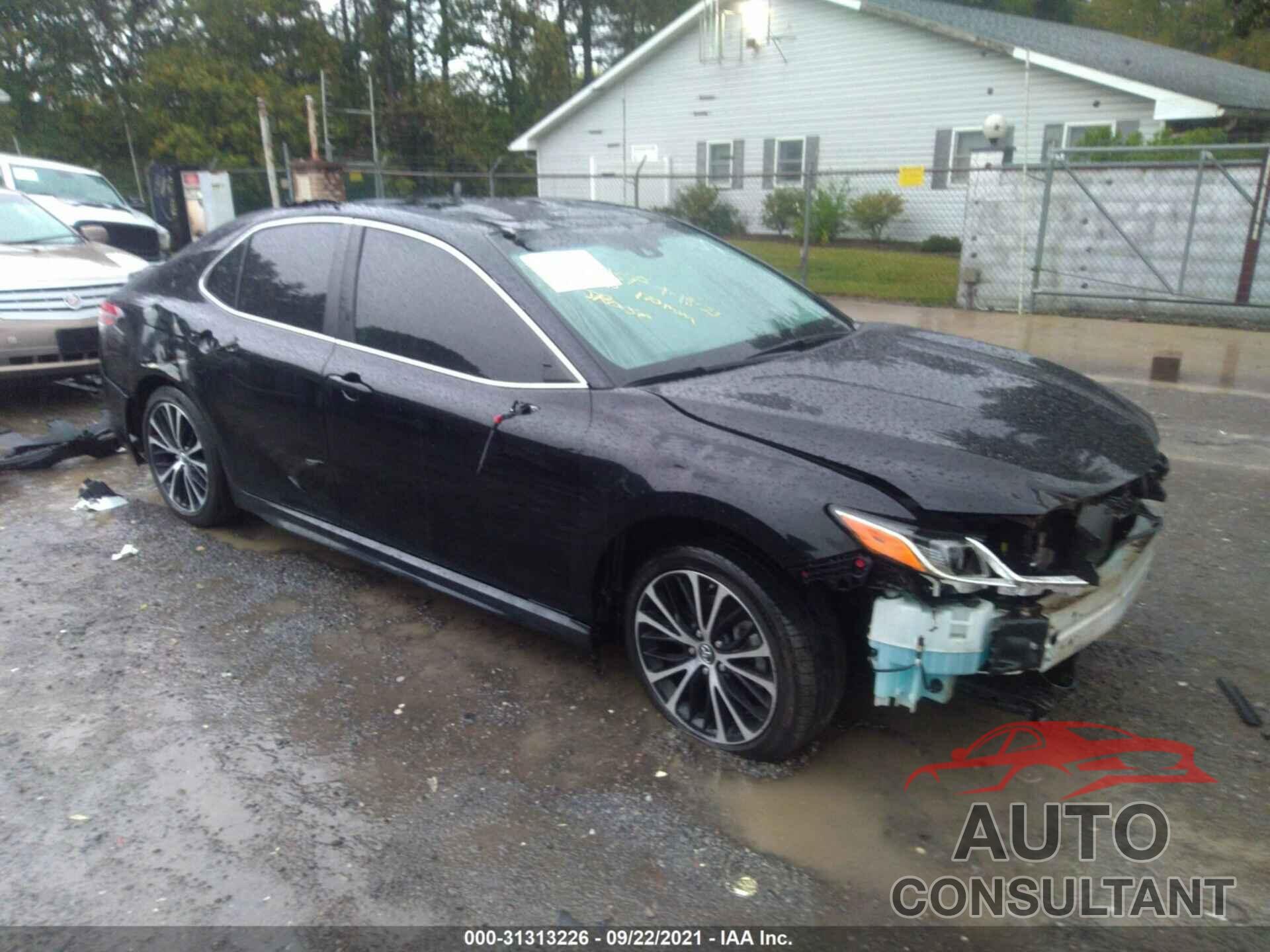 TOYOTA CAMRY 2018 - 4T1B11HKXJU607109