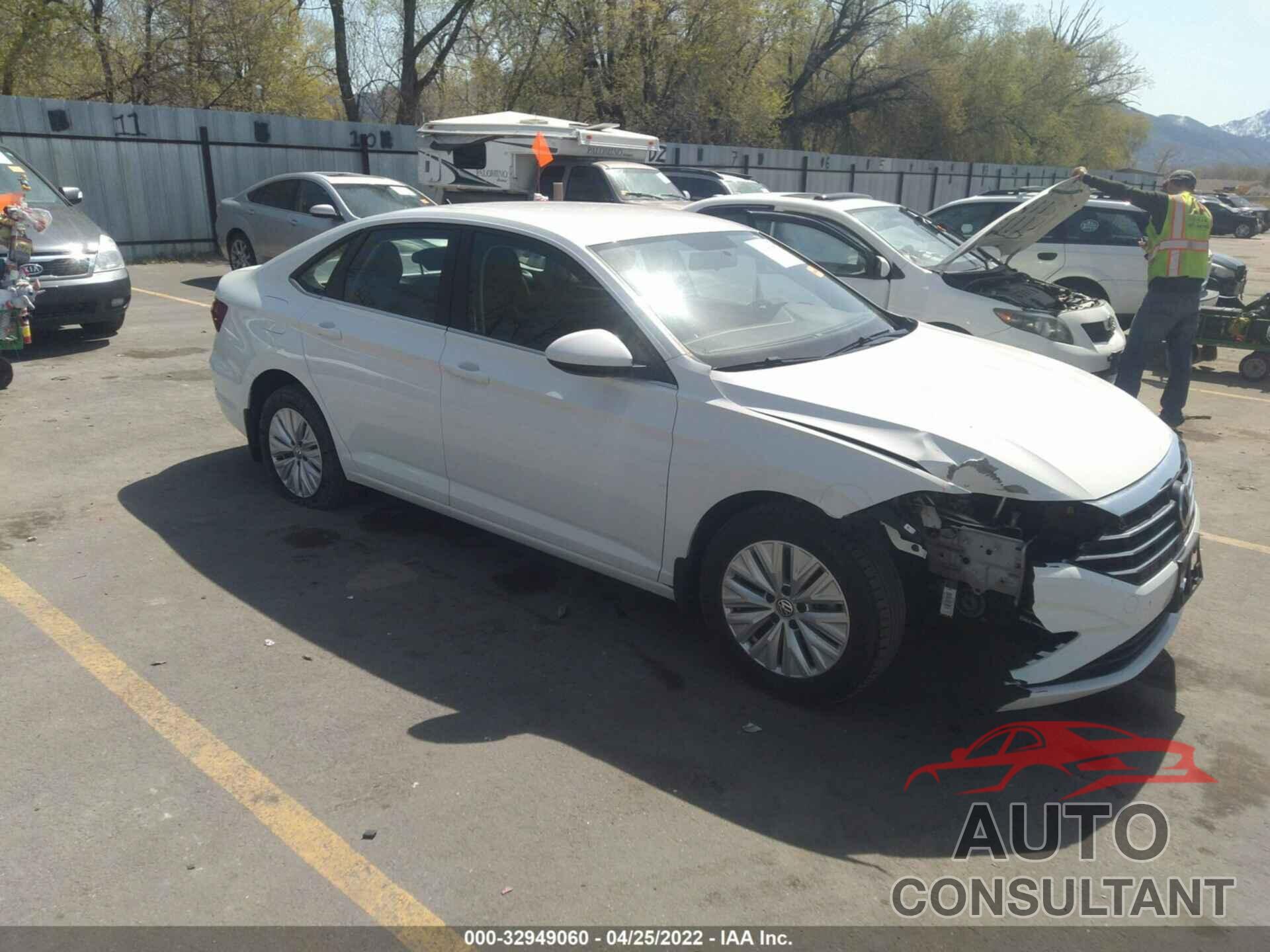 VOLKSWAGEN JETTA 2019 - 3VWN57BU1KM099490