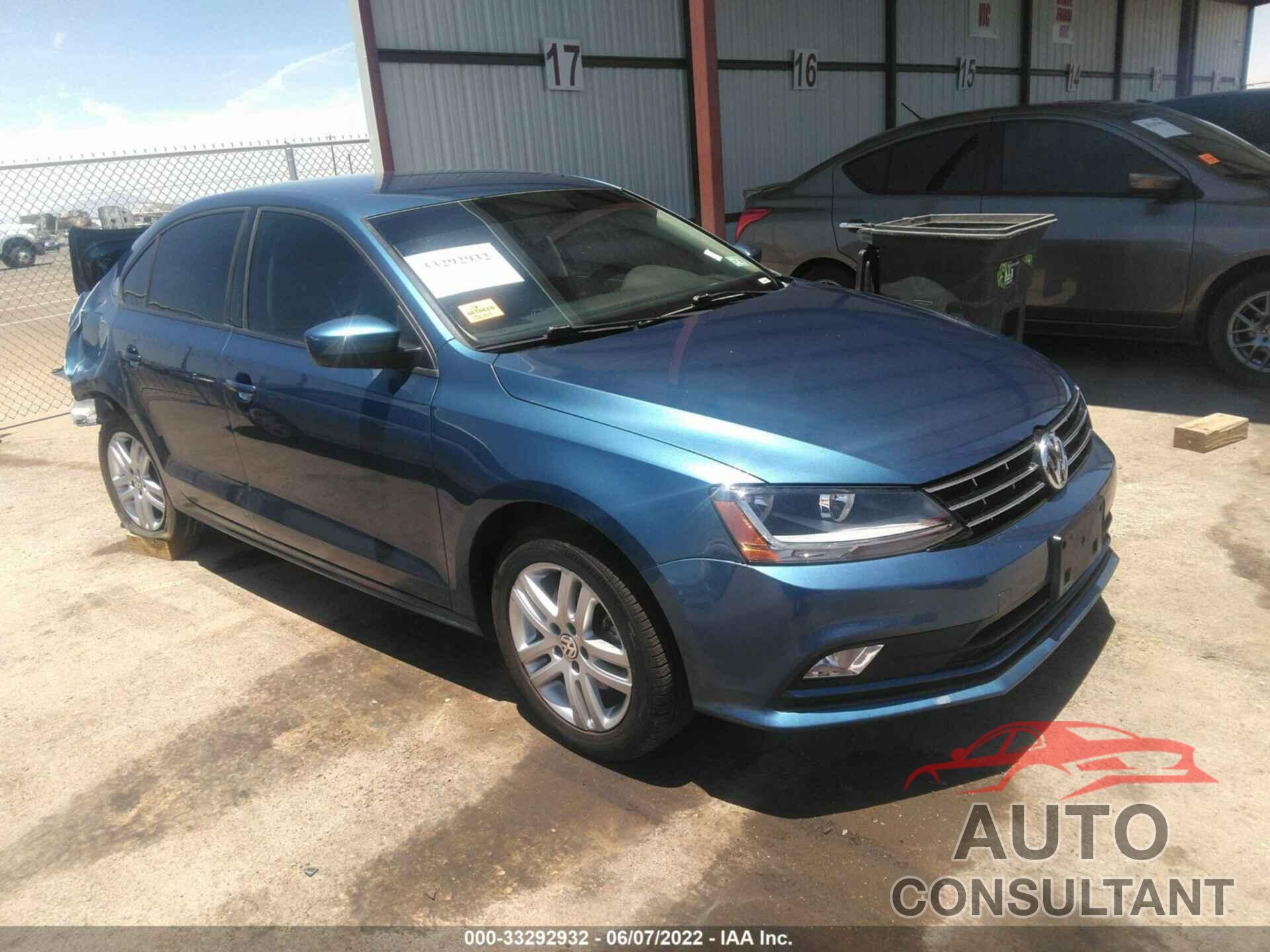VOLKSWAGEN JETTA 2018 - 3VW2B7AJ2JM210856