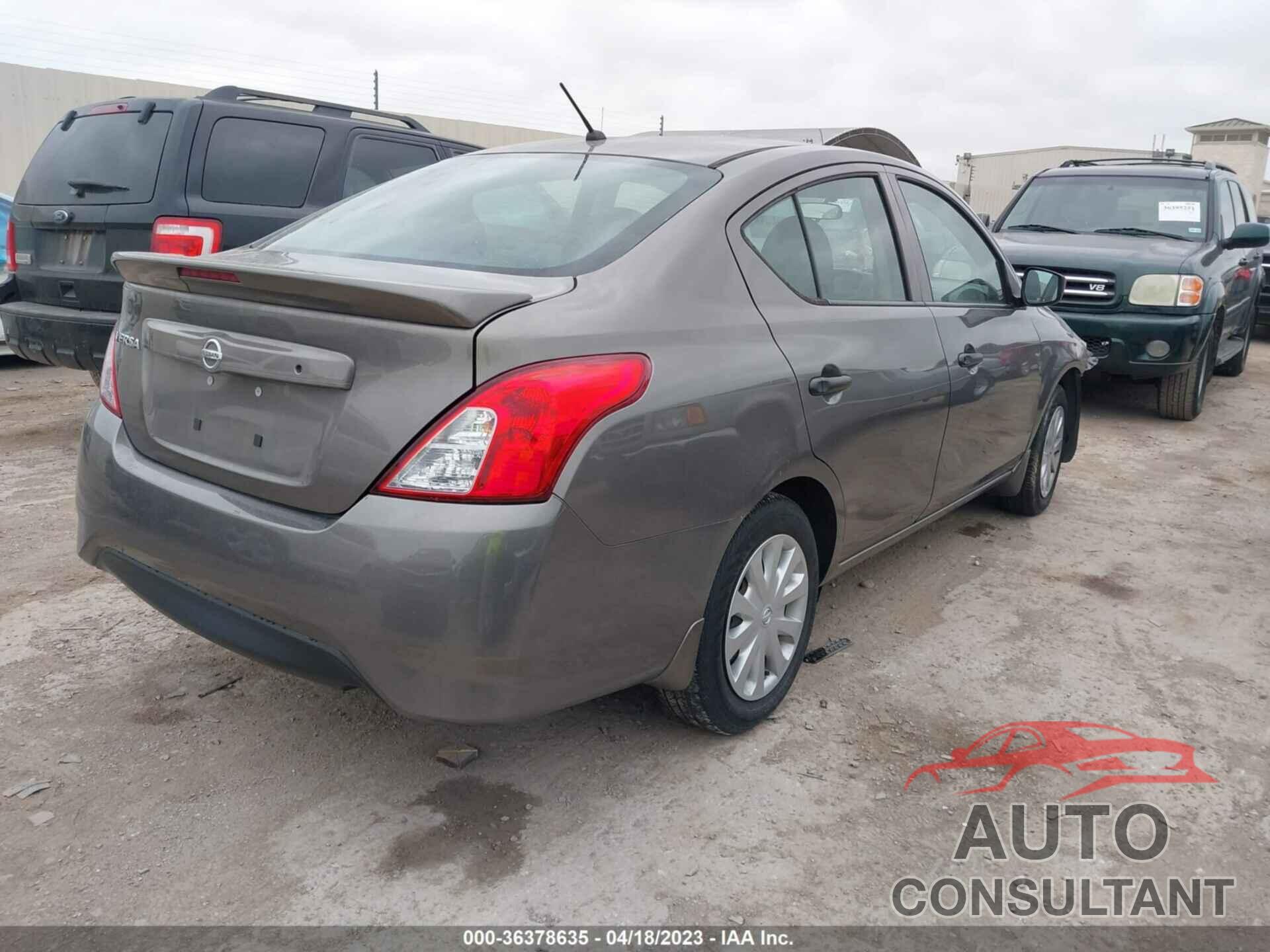 NISSAN VERSA SEDAN 2017 - 3N1CN7AP2HL833416