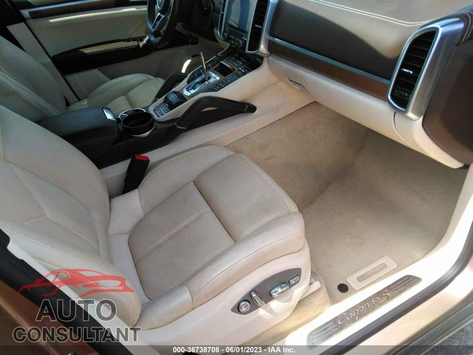 PORSCHE CAYENNE 2017 - WP1AE2A22HLA75373