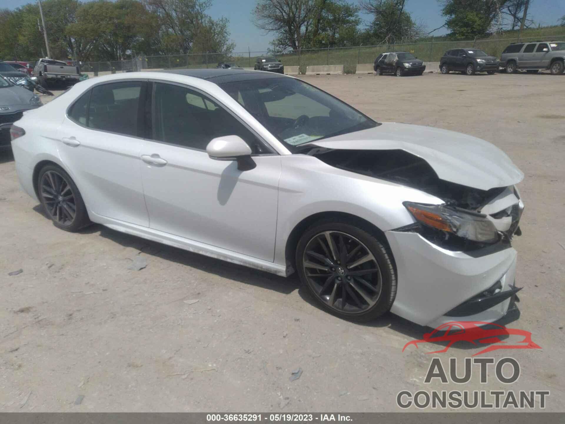 TOYOTA CAMRY 2018 - 4T1B61HK5JU008166