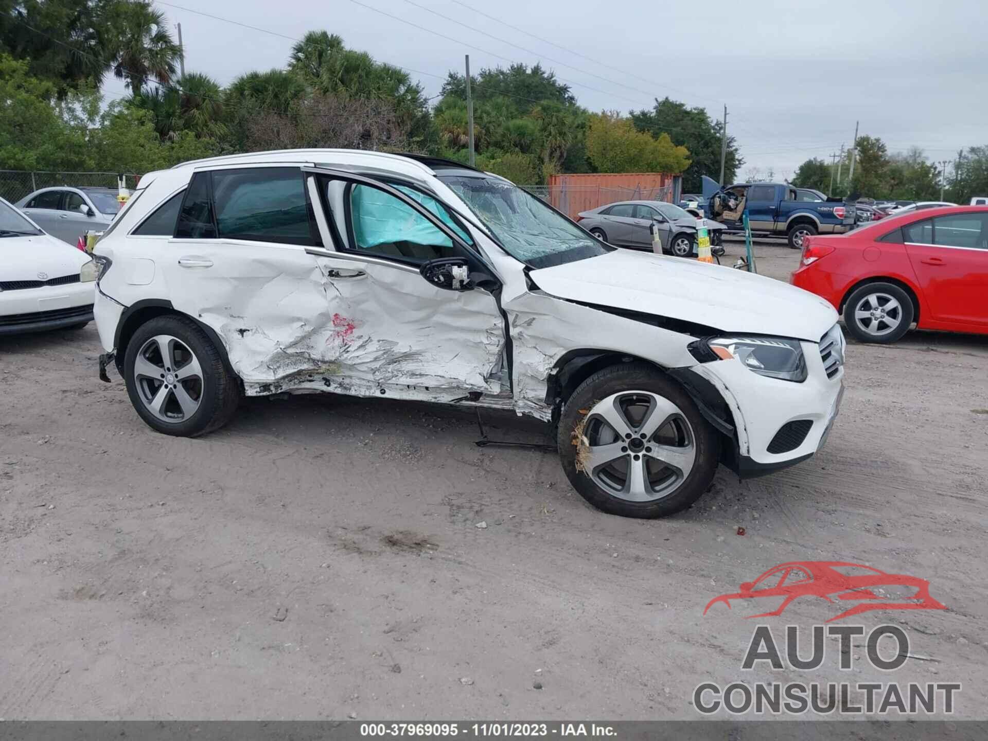 MERCEDES-BENZ GLC 300 2017 - WDC0G4JB2HF135549