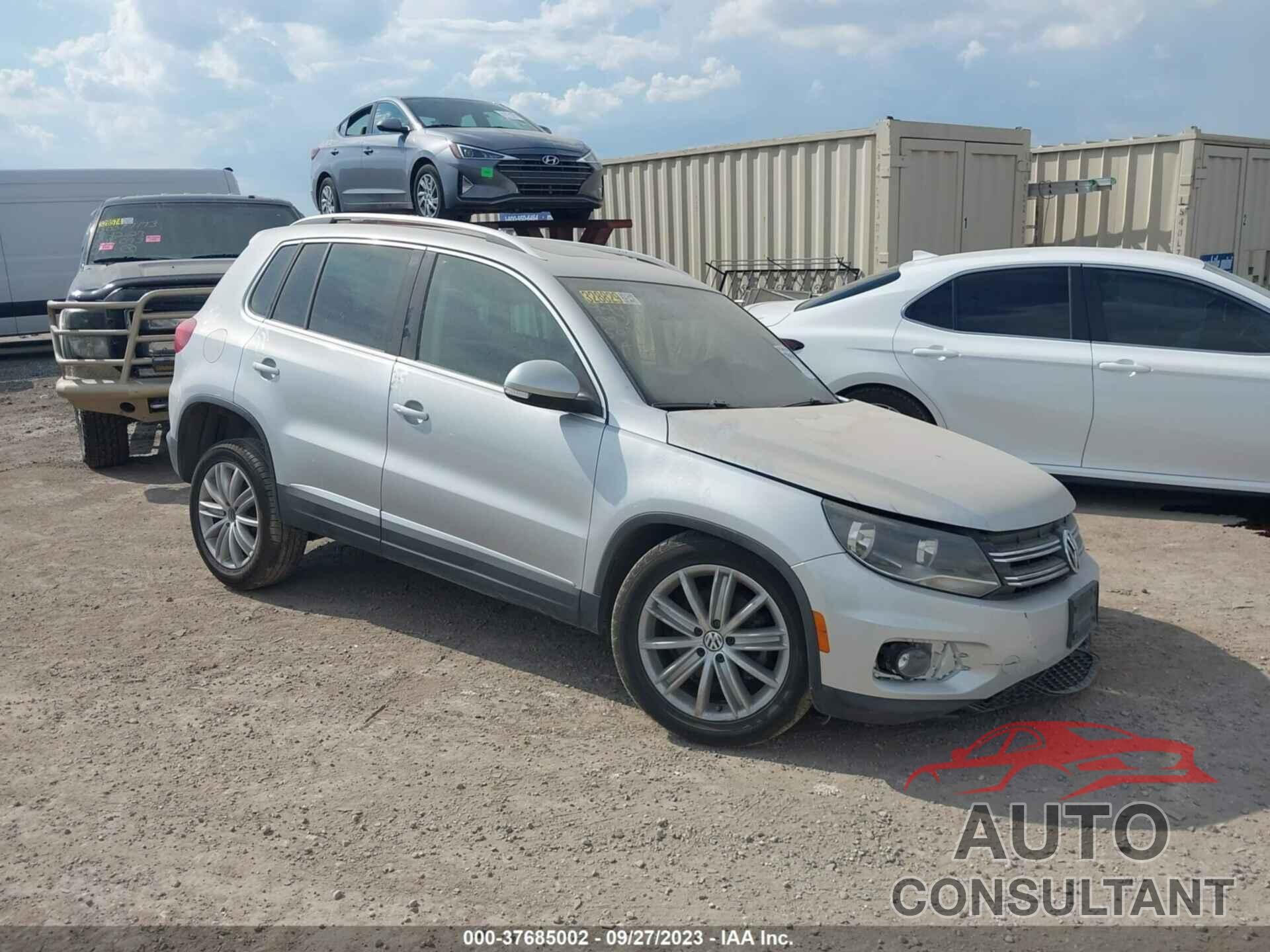 VOLKSWAGEN TIGUAN 2015 - WVGAV7AX8FW505148