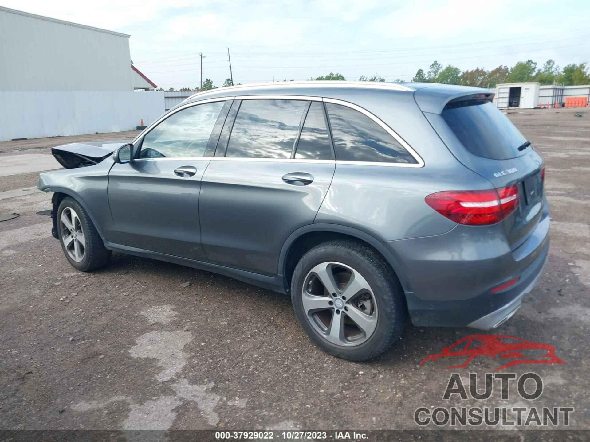 MERCEDES-BENZ GLC 2016 - WDC0G4JB3GF037547