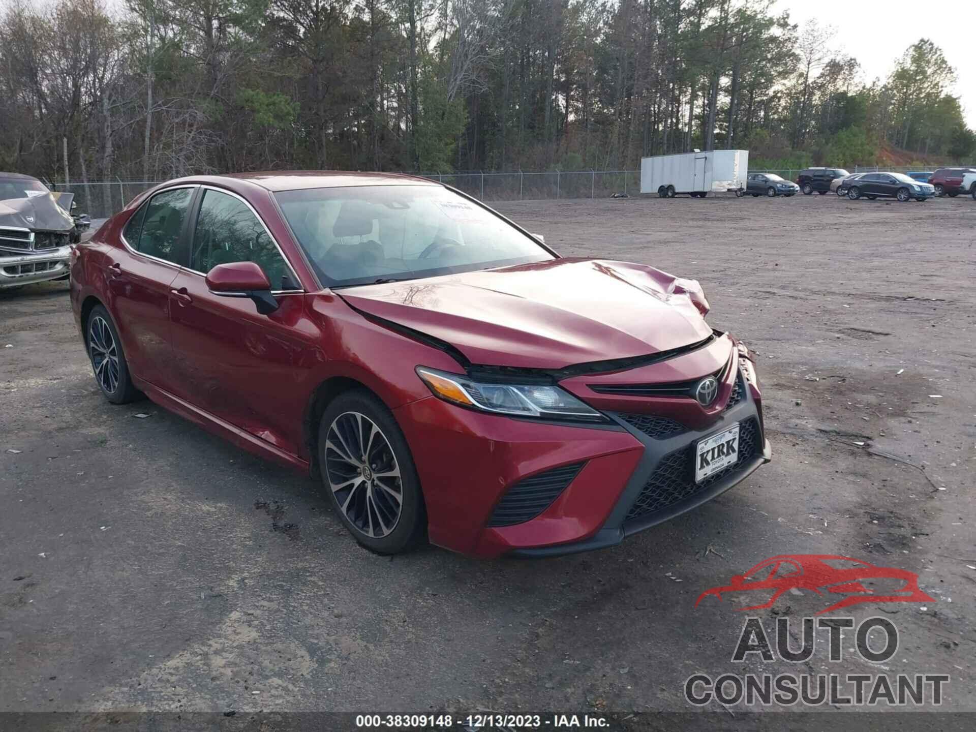 TOYOTA CAMRY 2018 - 4T1B11HK0JU500456