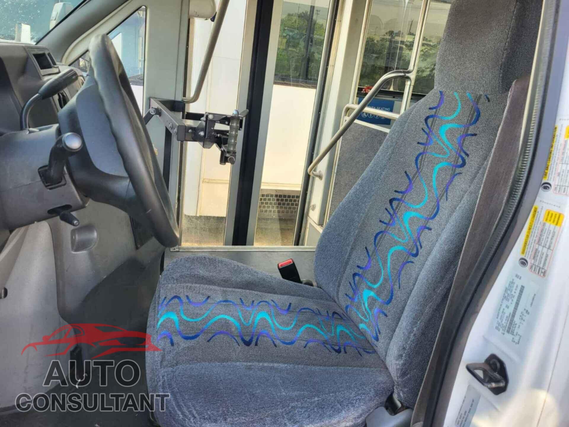 FORD E-450 CUTAWAY 2017 - 1FDFE4FS1HDC32005