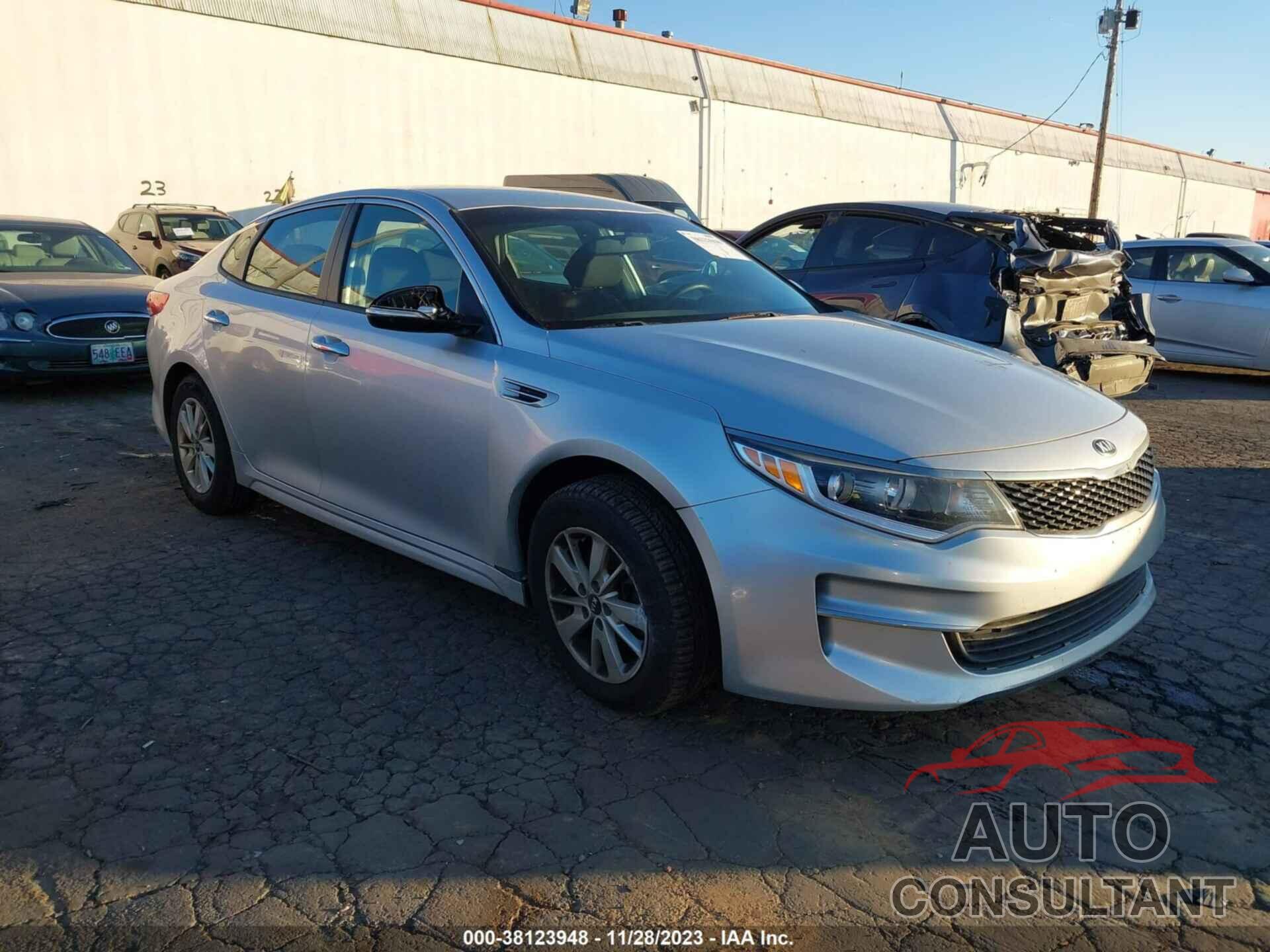 KIA OPTIMA 2018 - 5XXGT4L33JG198995