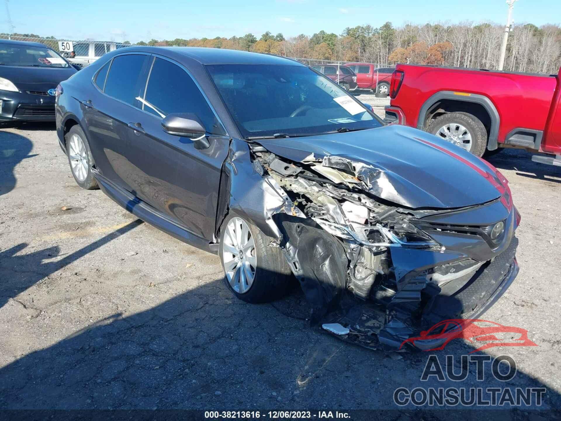 TOYOTA CAMRY 2018 - 4T1B11HK7JU526875
