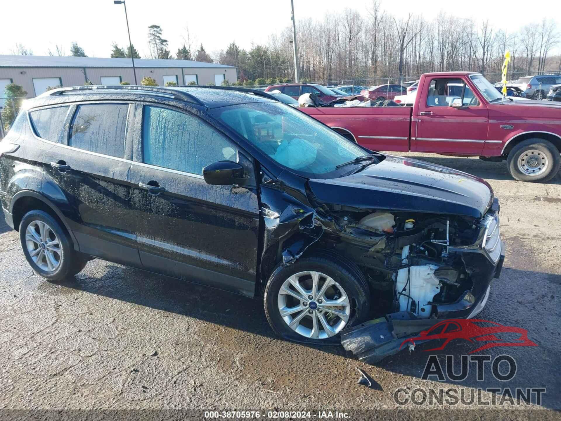 FORD ESCAPE 2017 - 1FMCU0GD8HUD49563