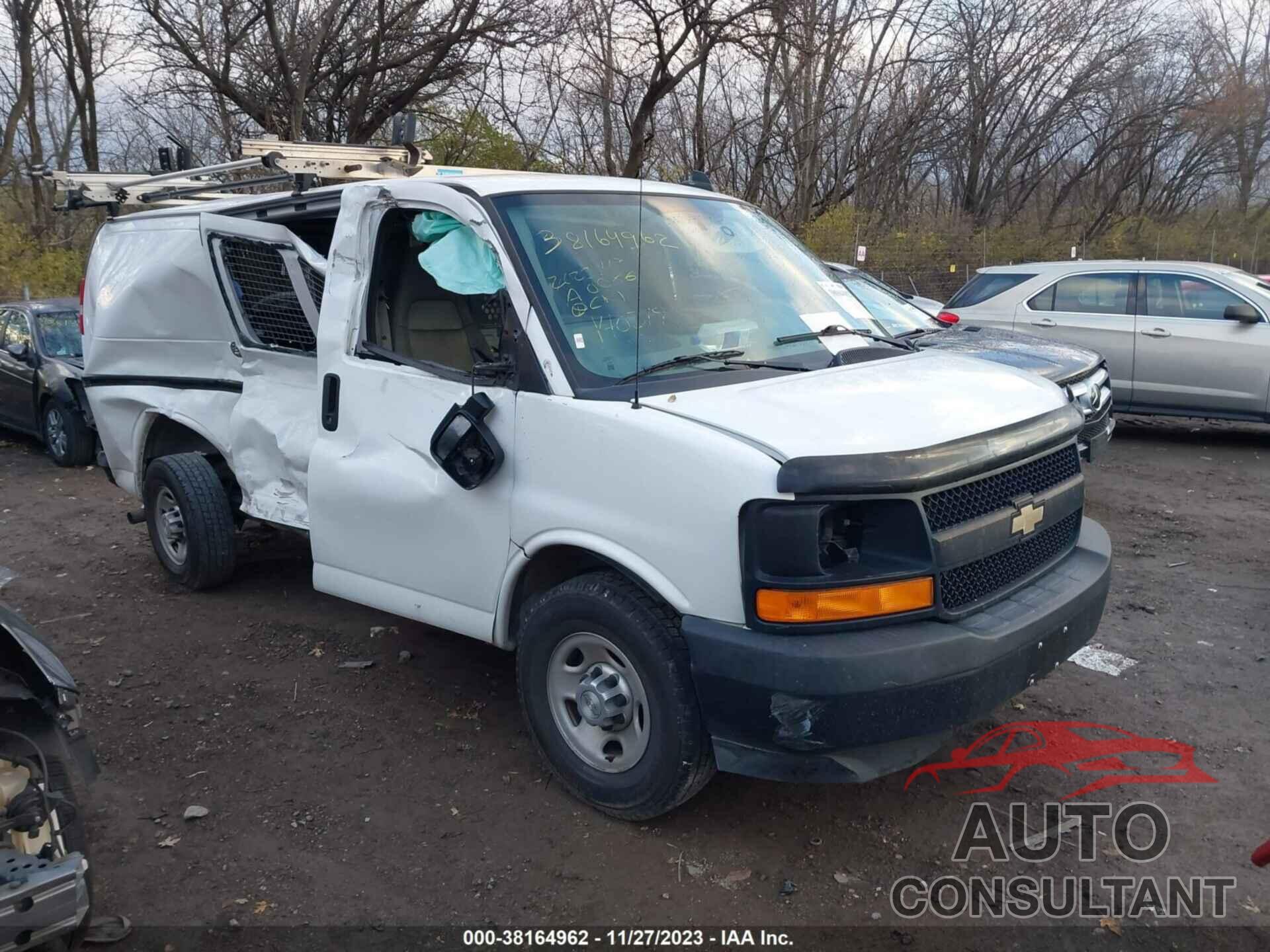 CHEVROLET EXPRESS G3500 2017 - 1GCZGGFGXH1140319