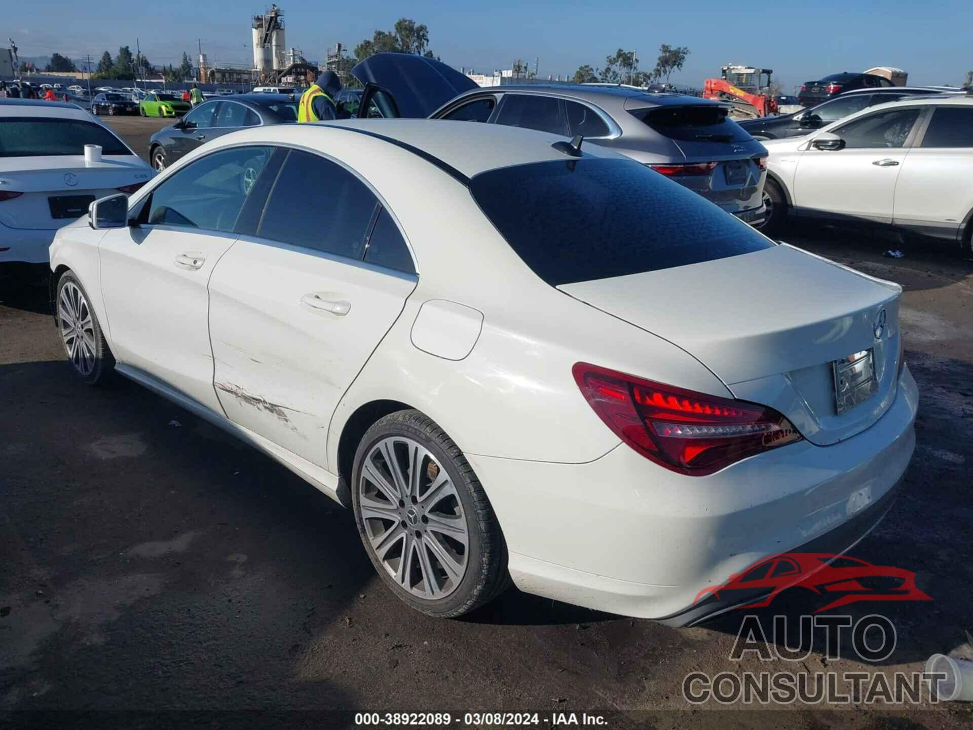 MERCEDES-BENZ CLA 250 2018 - WDDSJ4EB9JN586540