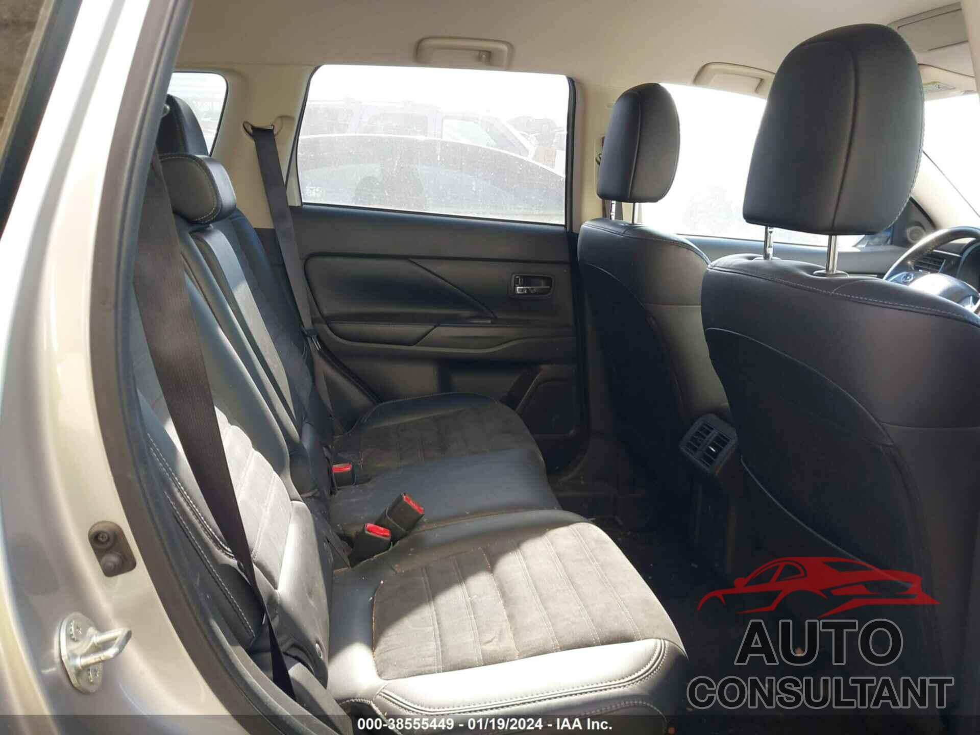 MITSUBISHI OUTLANDER 2019 - JA4AD3A30KZ019191