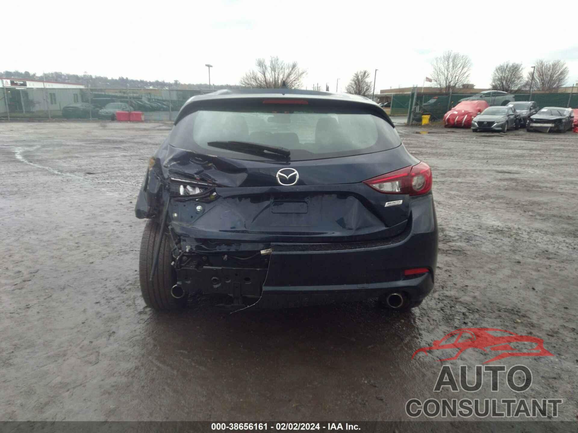 MAZDA MAZDA3 2018 - 3MZBN1L37JM187917