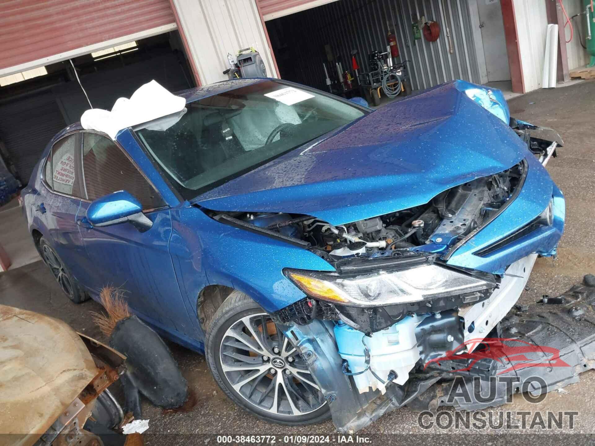 TOYOTA CAMRY 2018 - 4T1B11HK0JU153744