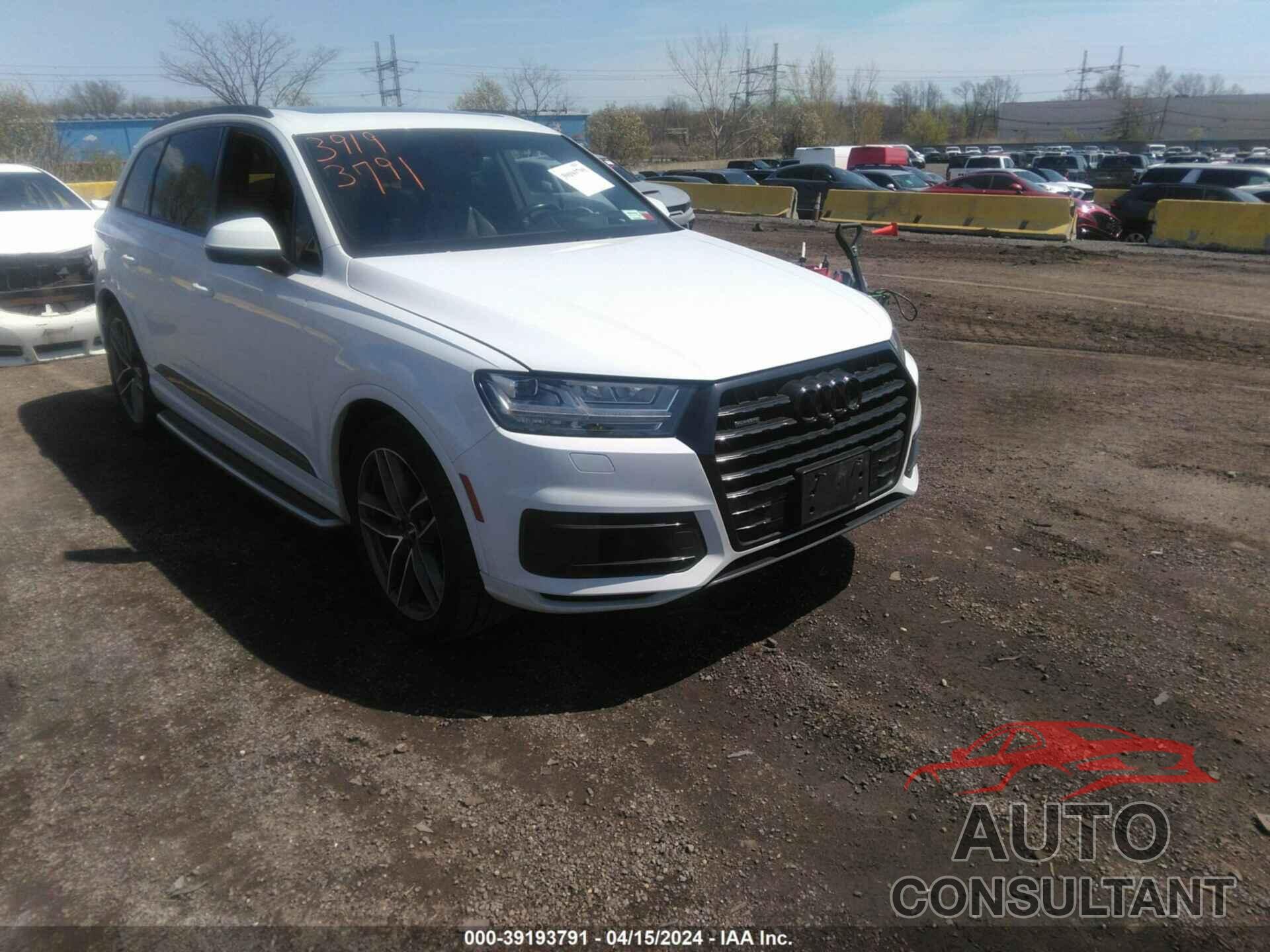 AUDI Q7 2018 - WA1VAAF75JD033562