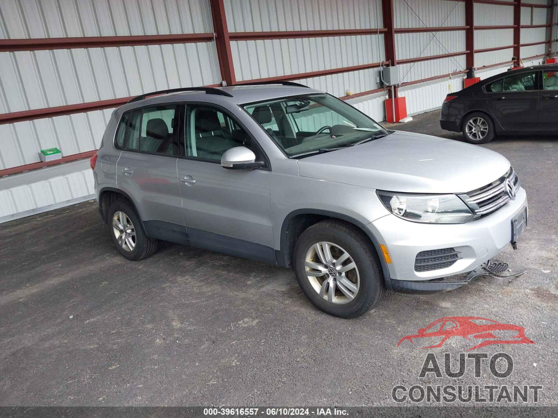 VOLKSWAGEN TIGUAN 2016 - WVGBV7AX7GW578162