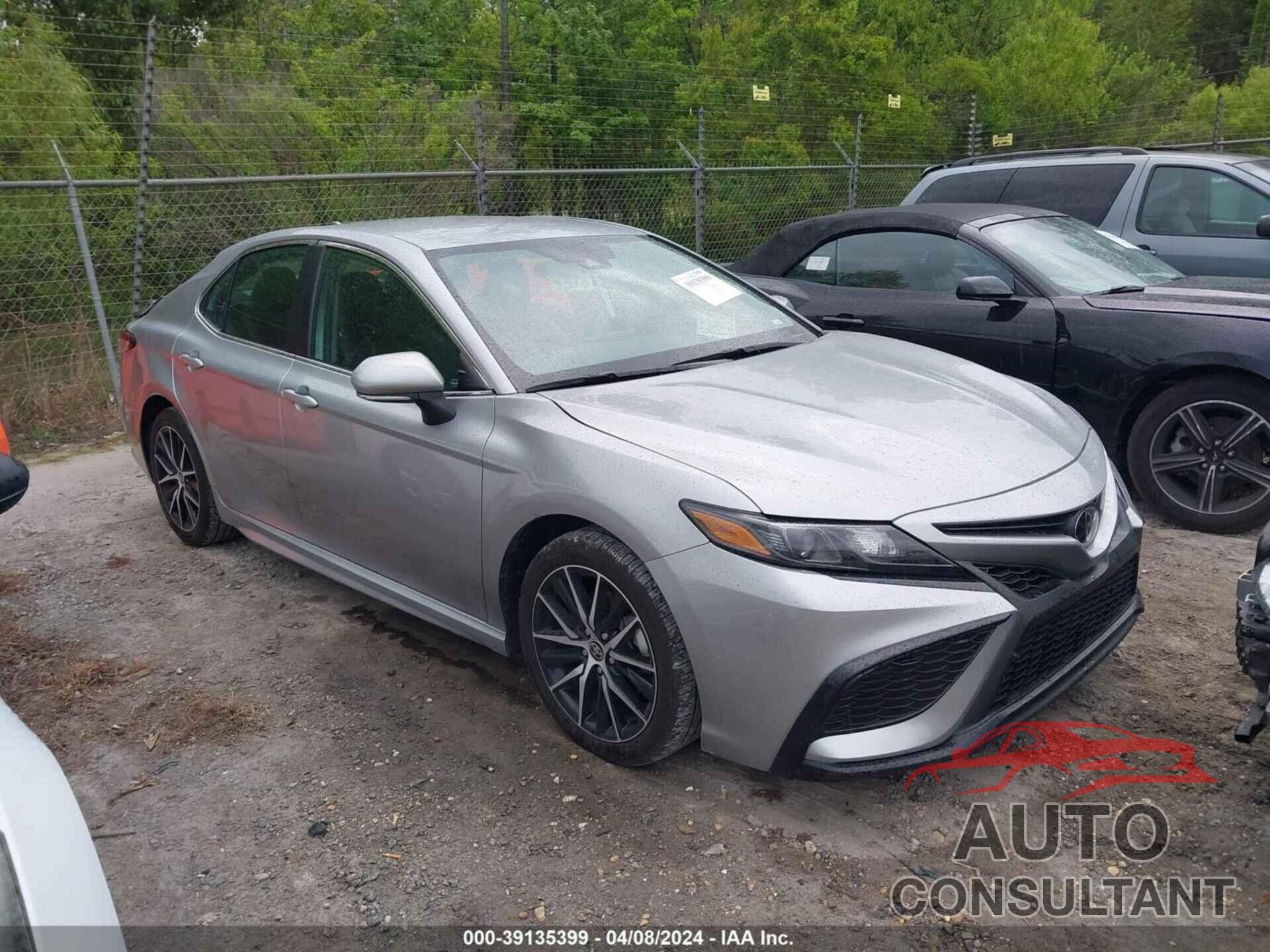 TOYOTA CAMRY 2023 - 4T1G11AK4PU828388