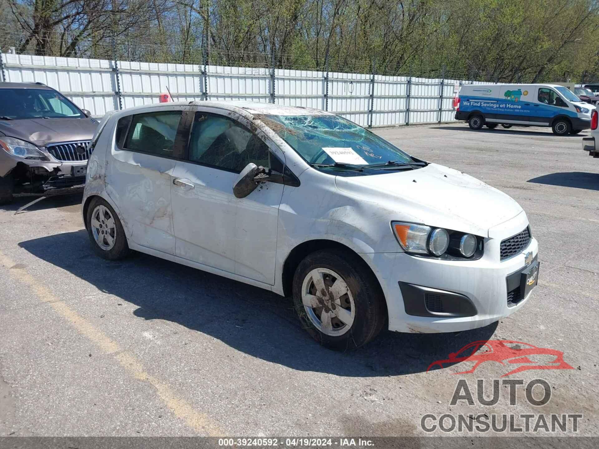 CHEVROLET SONIC 2016 - 1G1JA6SG3G4169262