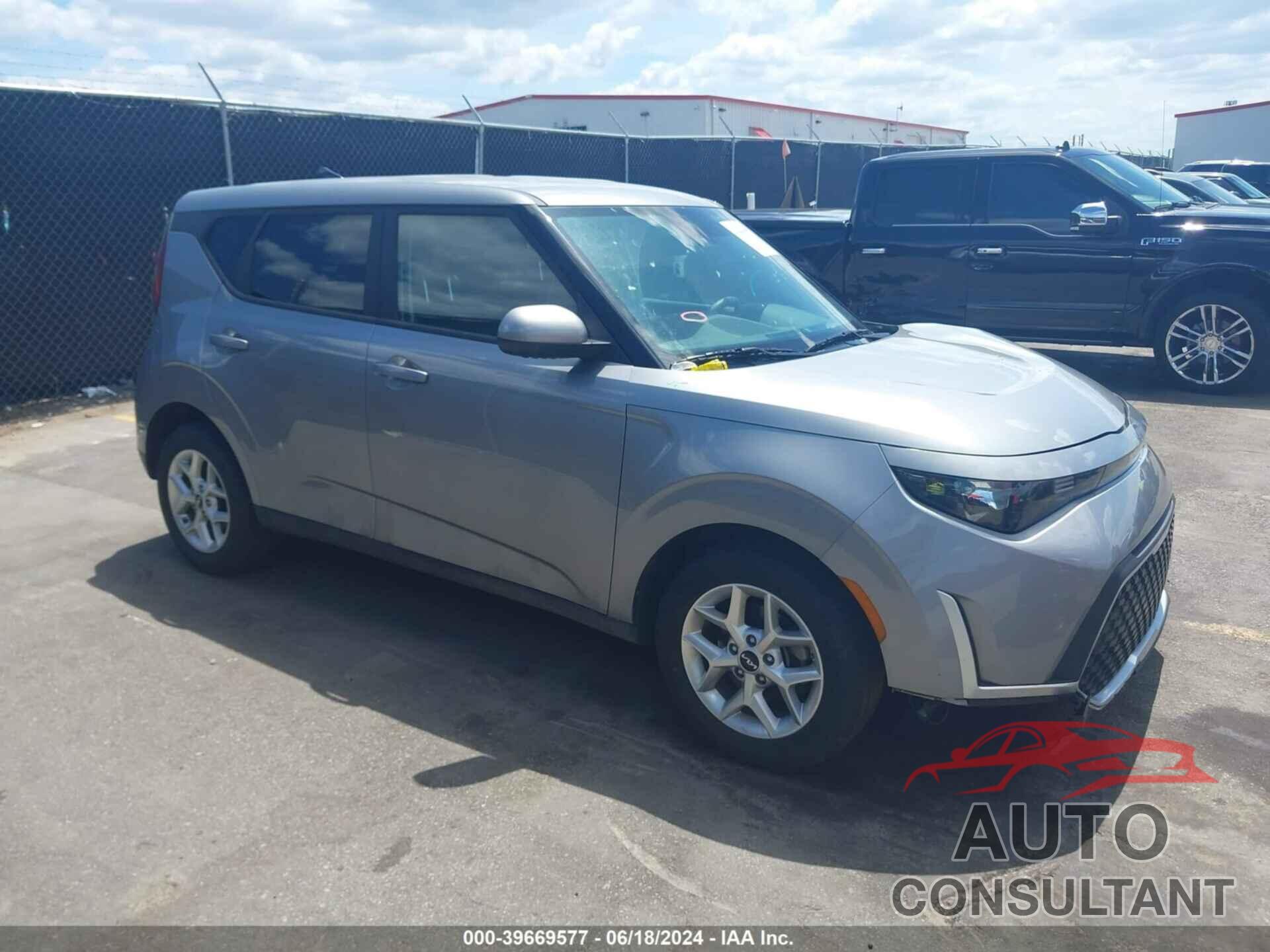 KIA SOUL 2023 - KNDJ23AU4P7870420