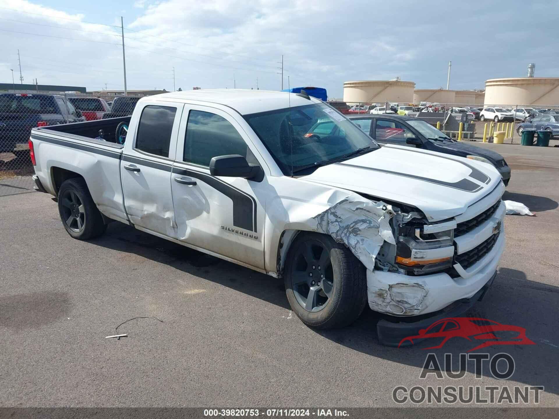 CHEVROLET SILVERADO 1500 2018 - 1GCRCPEH2JZ310346