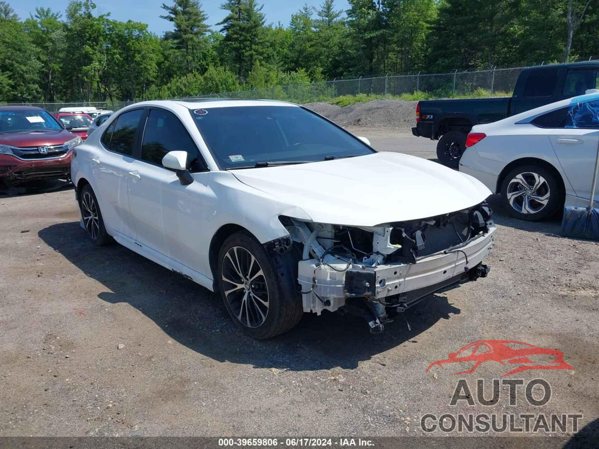 TOYOTA CAMRY 2018 - 4T1B11HK2JU056576