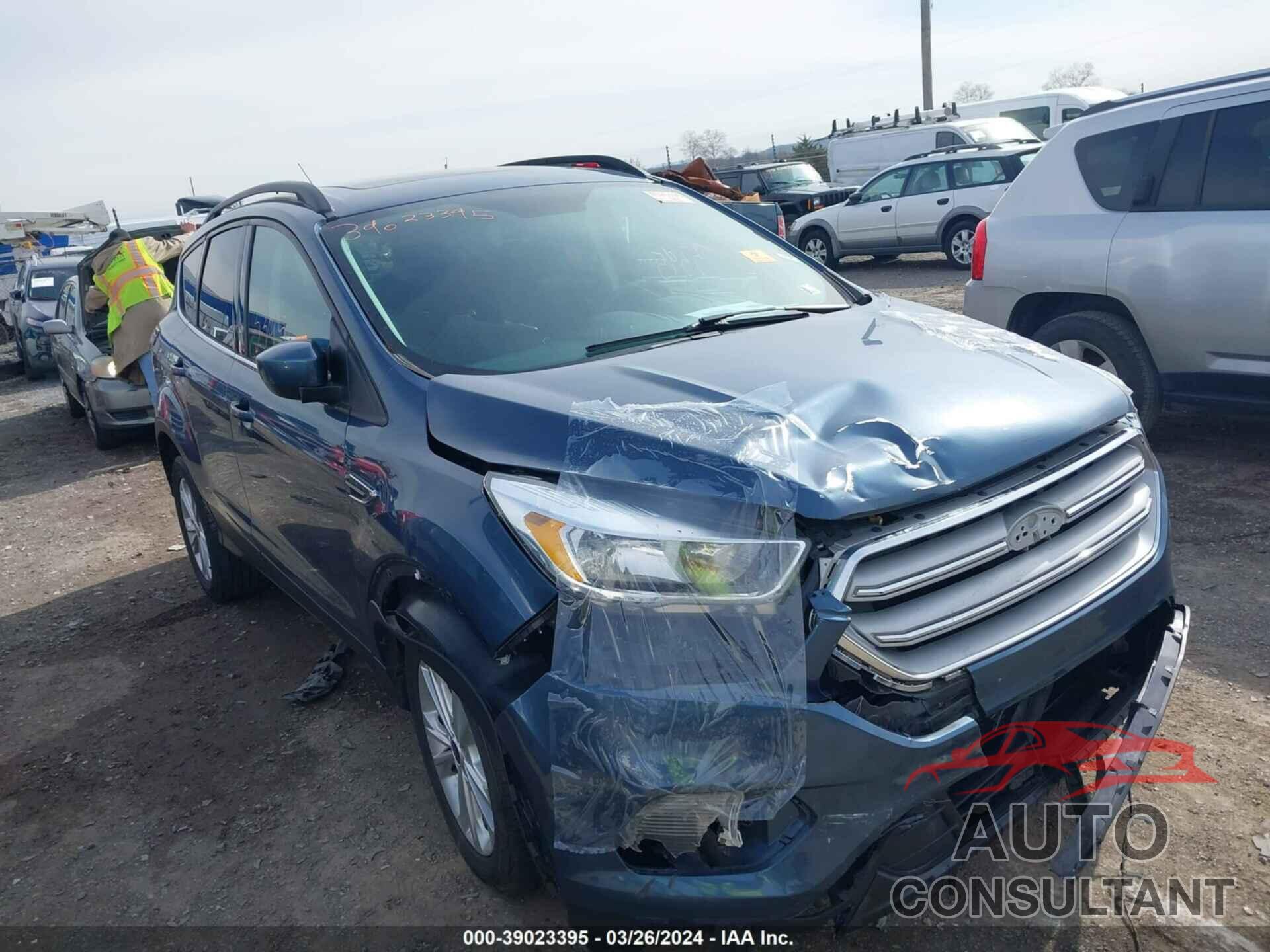 FORD ESCAPE 2018 - 1FMCU9GD1JUA12467