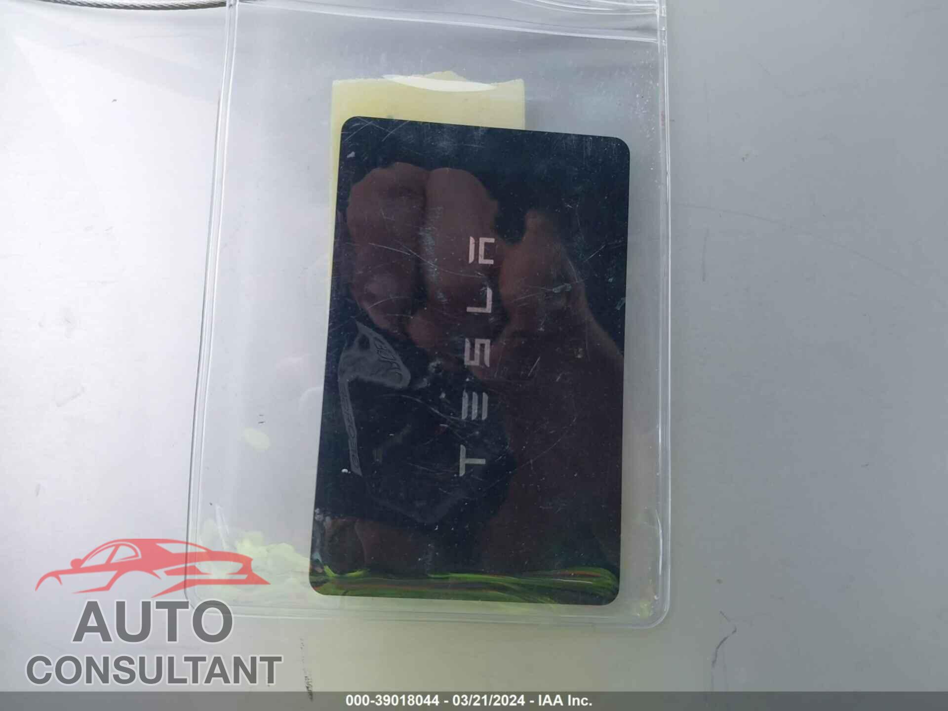 TESLA MODEL 3 2020 - 5YJ3E1EB8LF621801