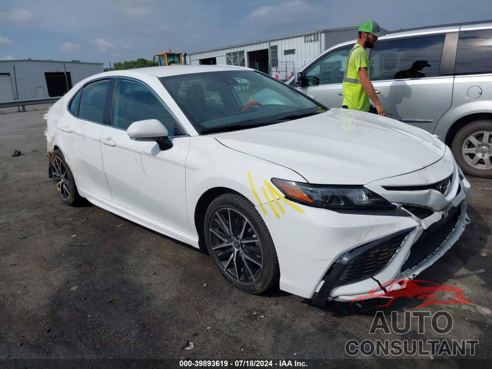 TOYOTA CAMRY 2022 - 4T1T11AK8NU013543