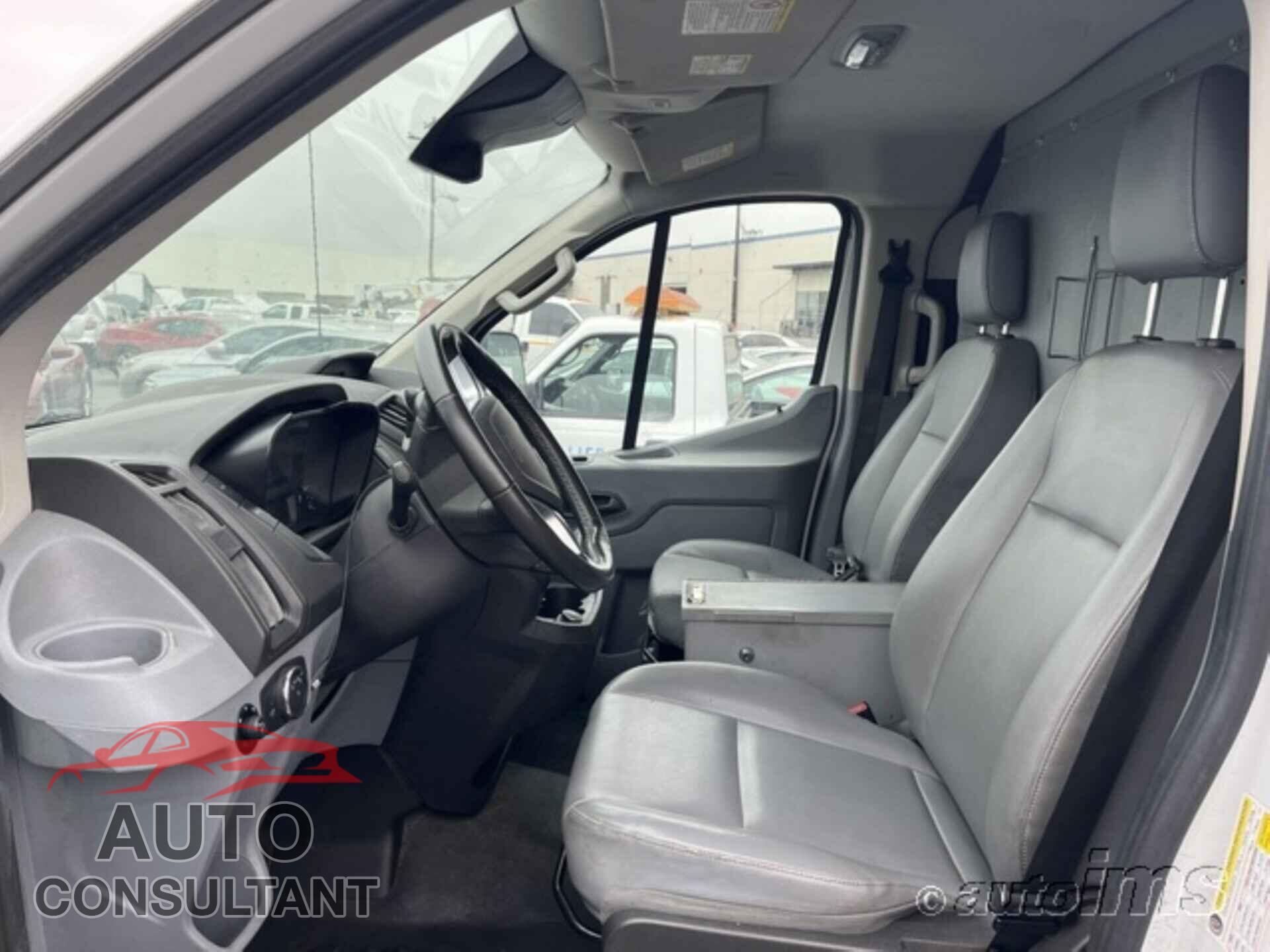 FORD TRANSIT 2017 - 1FTYR1YMXHKB36402