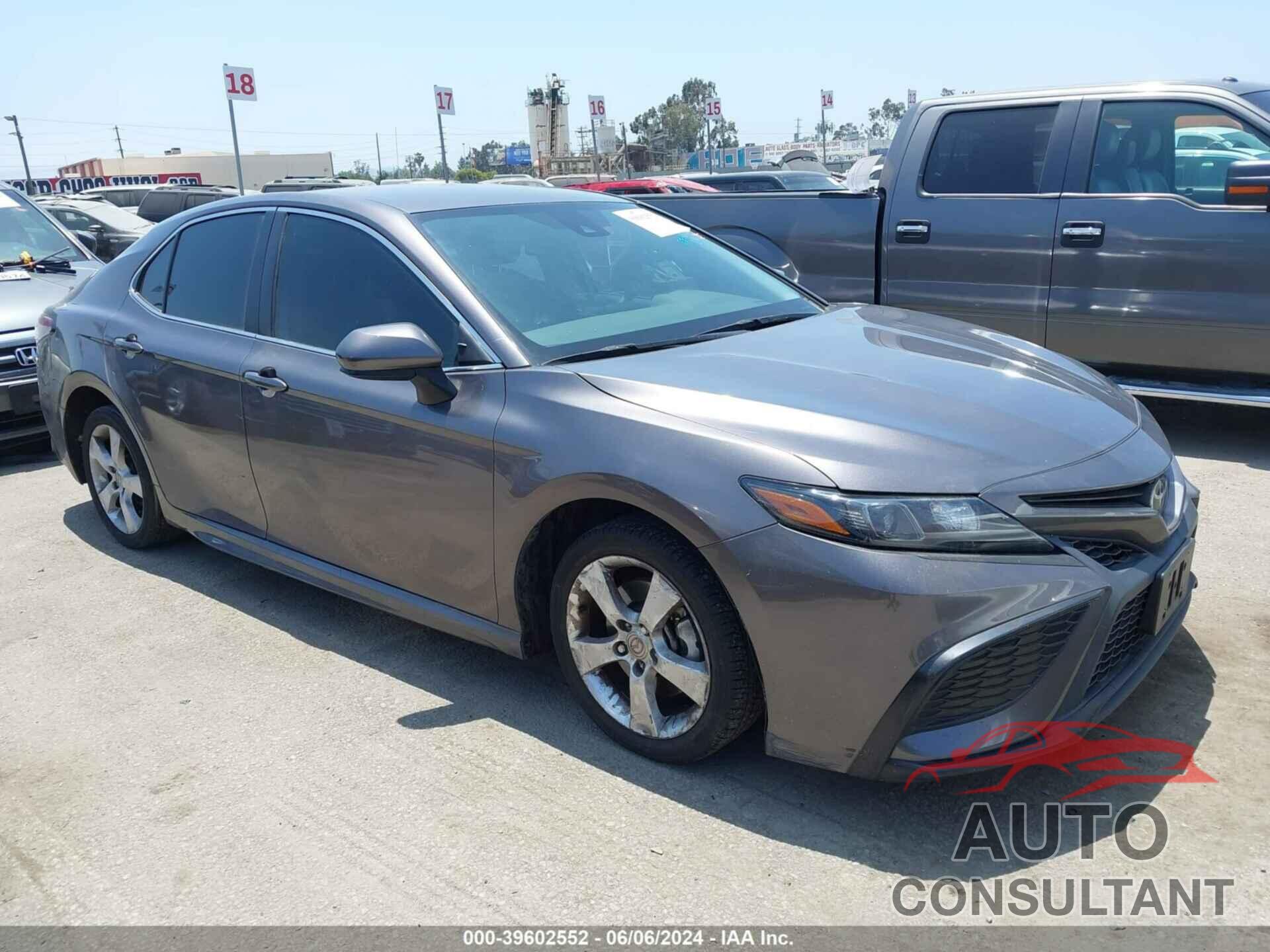 TOYOTA CAMRY 2021 - 4T1G11AK6MU418199