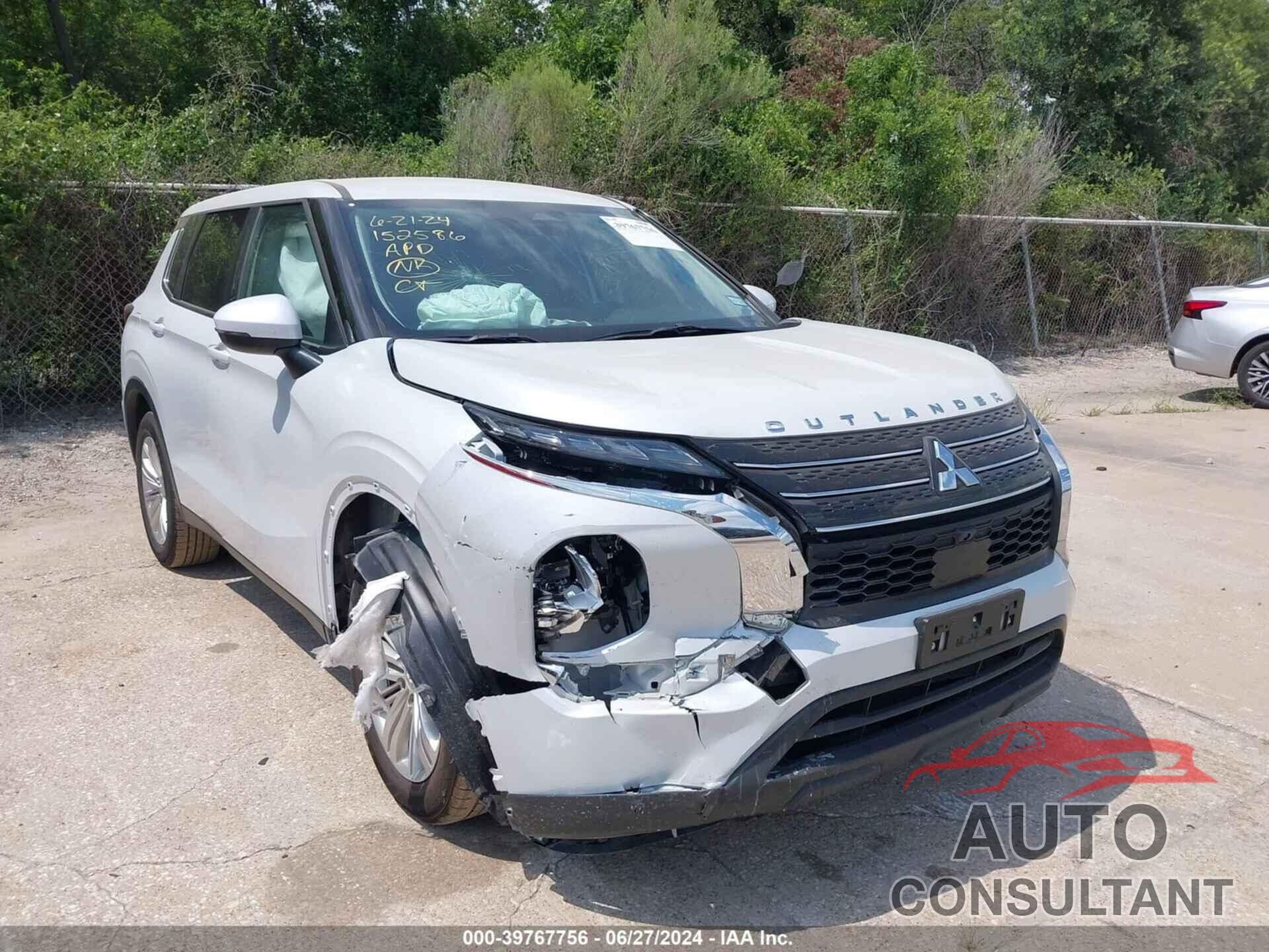 MITSUBISHI OUTLANDER 2023 - JA4J3TA86PZ028127