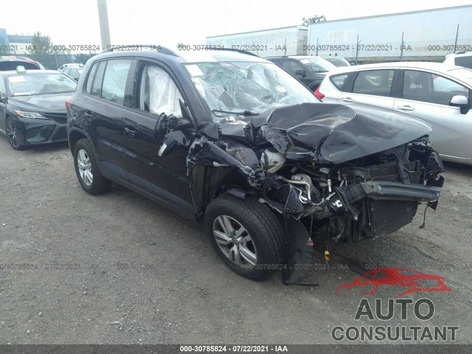 VOLKSWAGEN TIGUAN 2017 - WVGAV7AX3HW502452