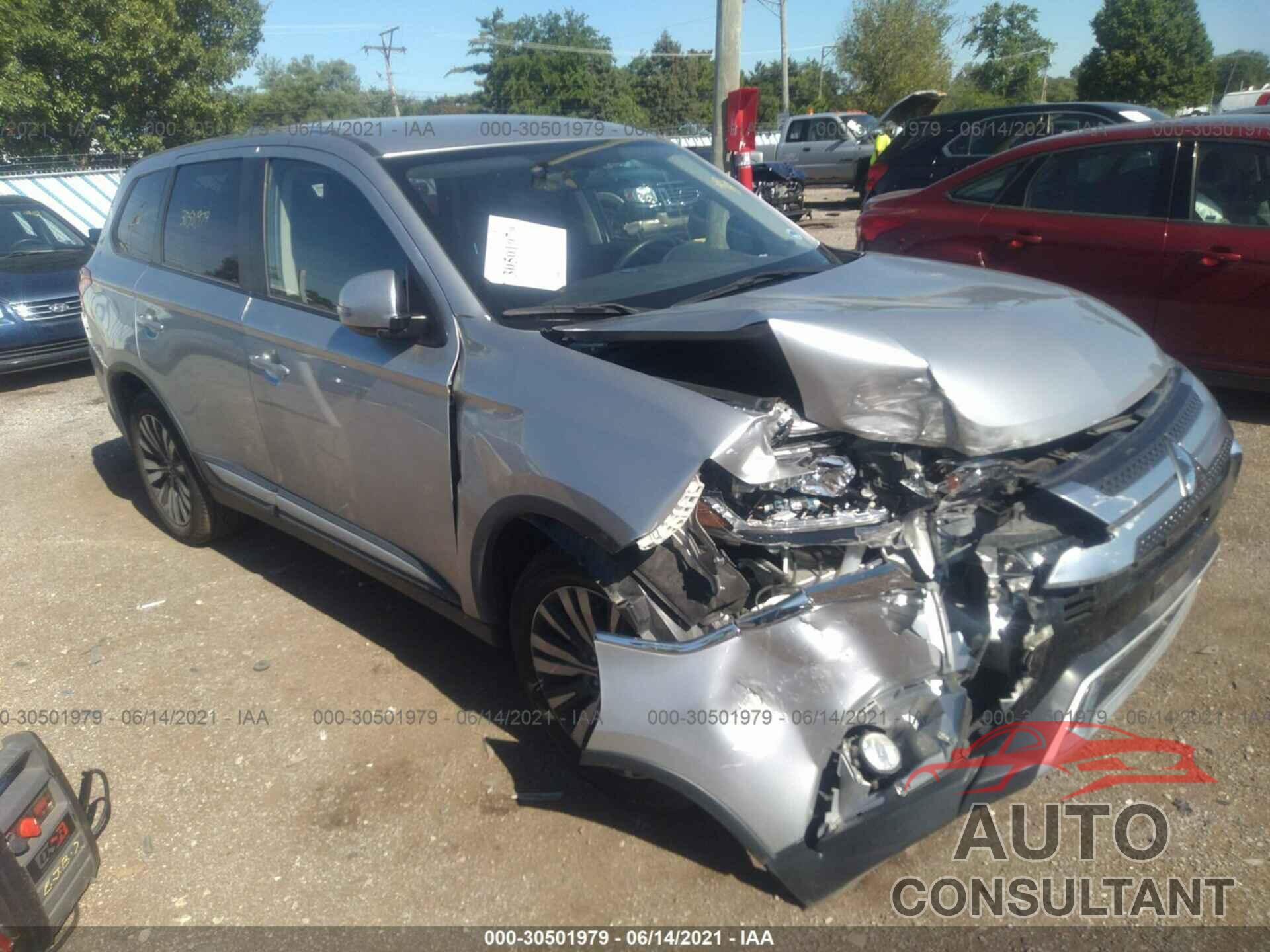 MITSUBISHI OUTLANDER 2019 - JA4AD3A33KZ042478