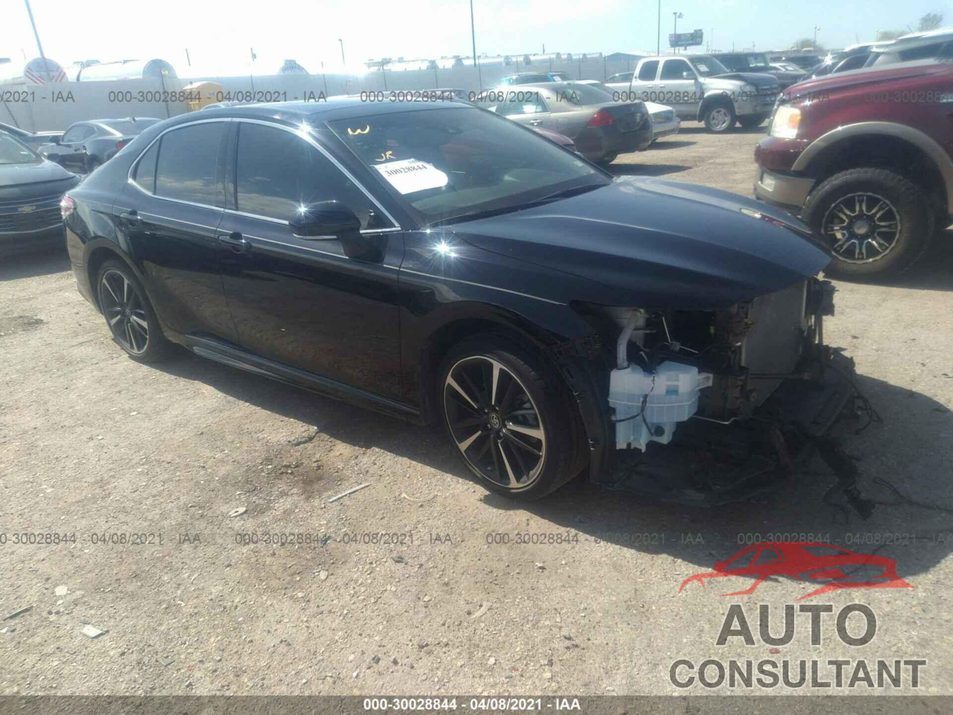 TOYOTA CAMRY 2018 - 4T1B61HK6JU131202