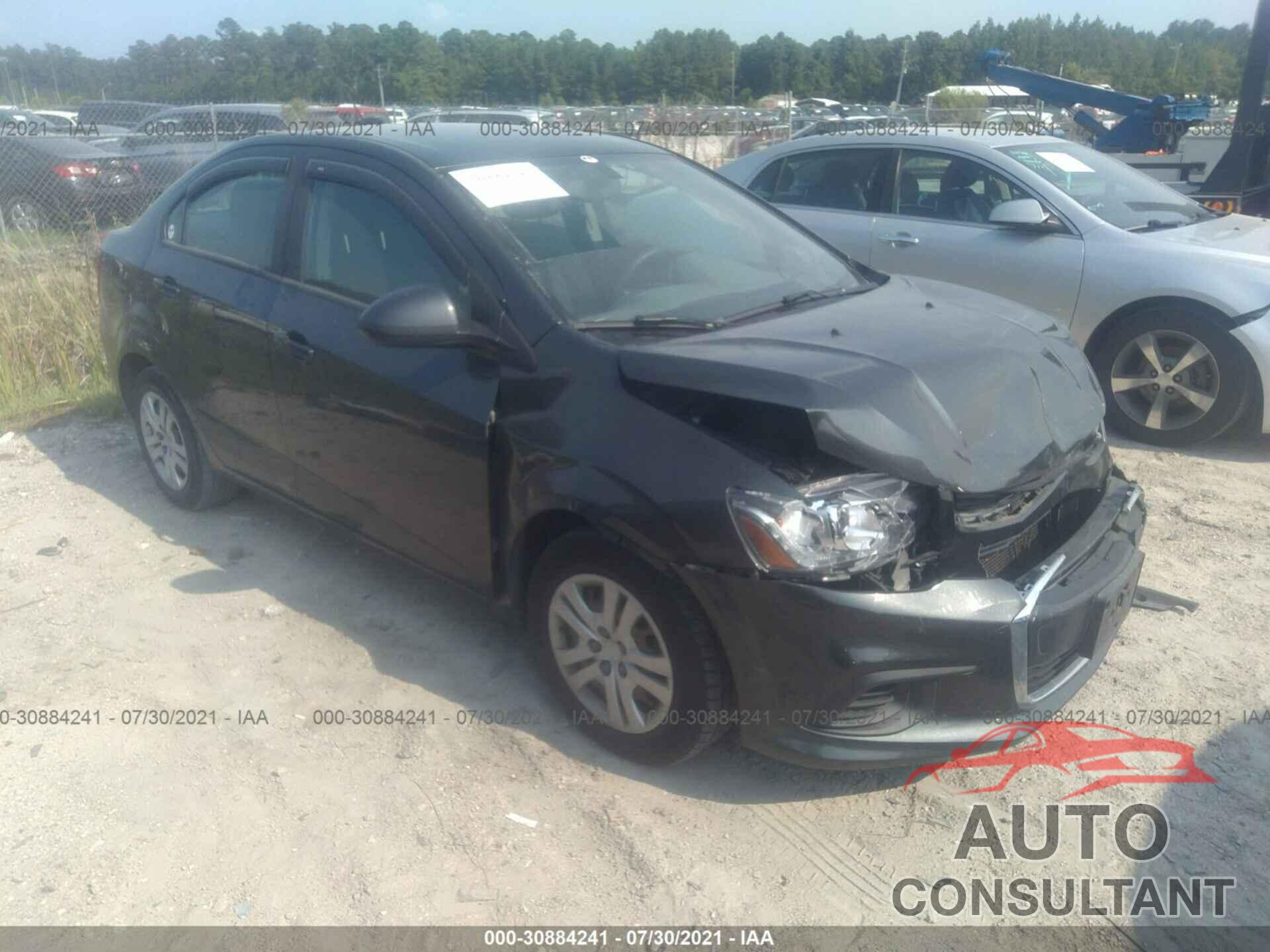 CHEVROLET SONIC 2018 - 1G1JB5SH0J4114064