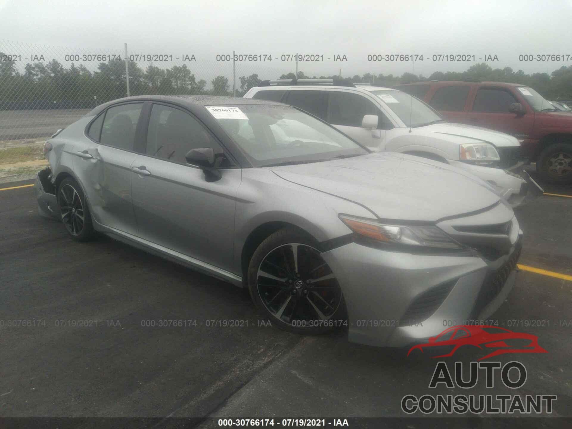 TOYOTA CAMRY 2018 - 4T1B61HK3JU092410