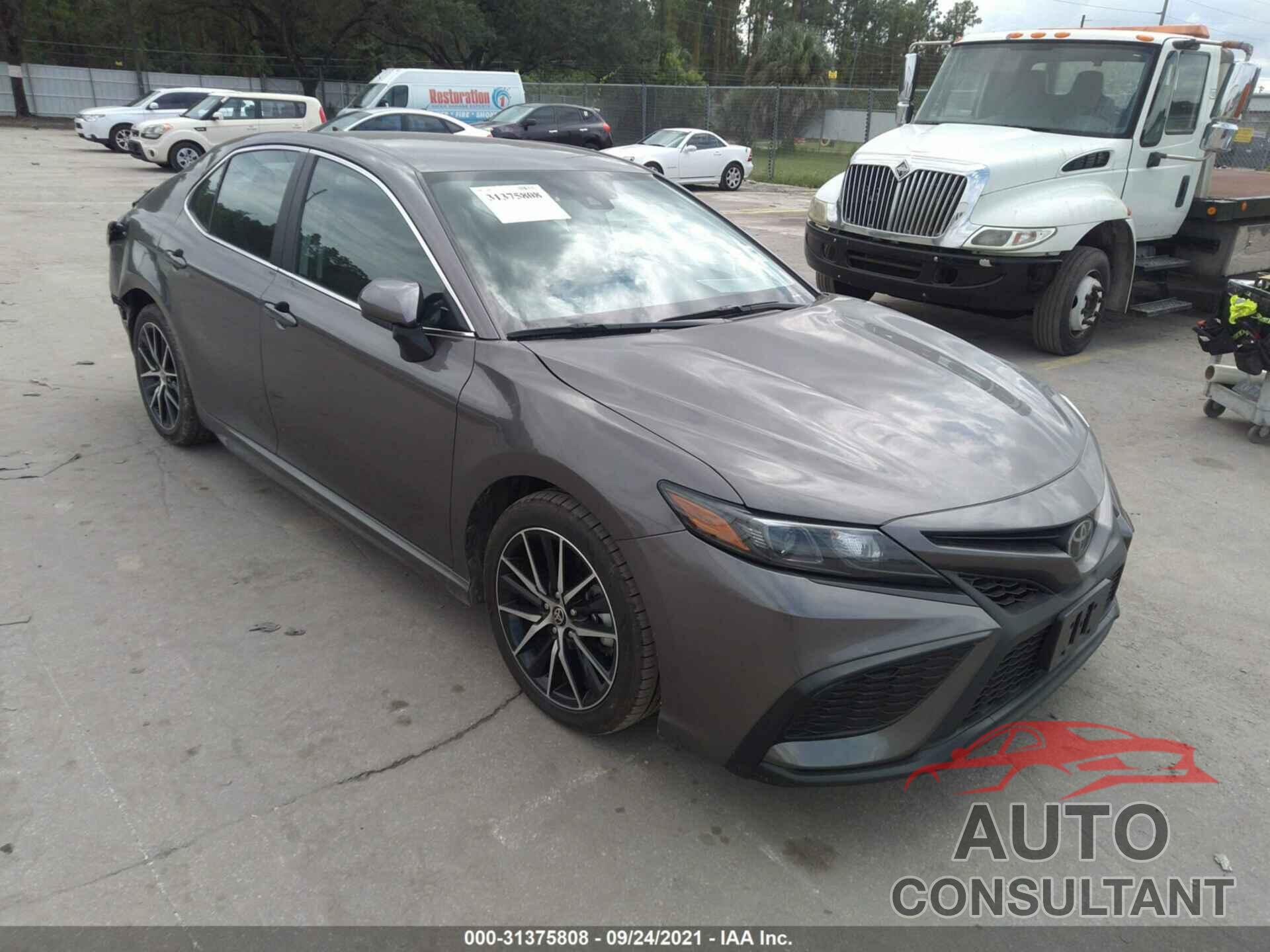 TOYOTA CAMRY 2021 - 4T1G11AK4MU546876