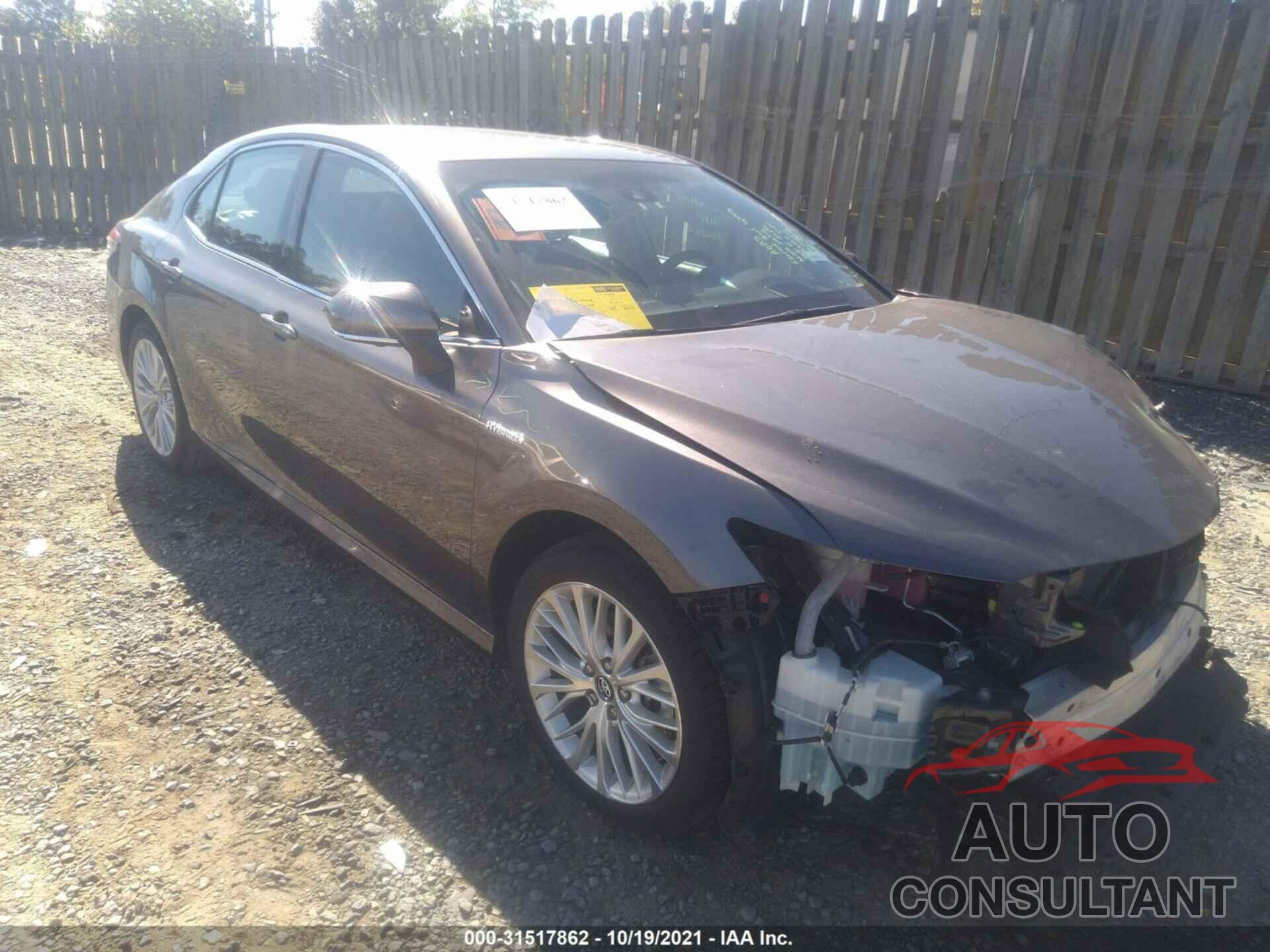 TOYOTA CAMRY 2018 - 4T1B21HK7JU501228