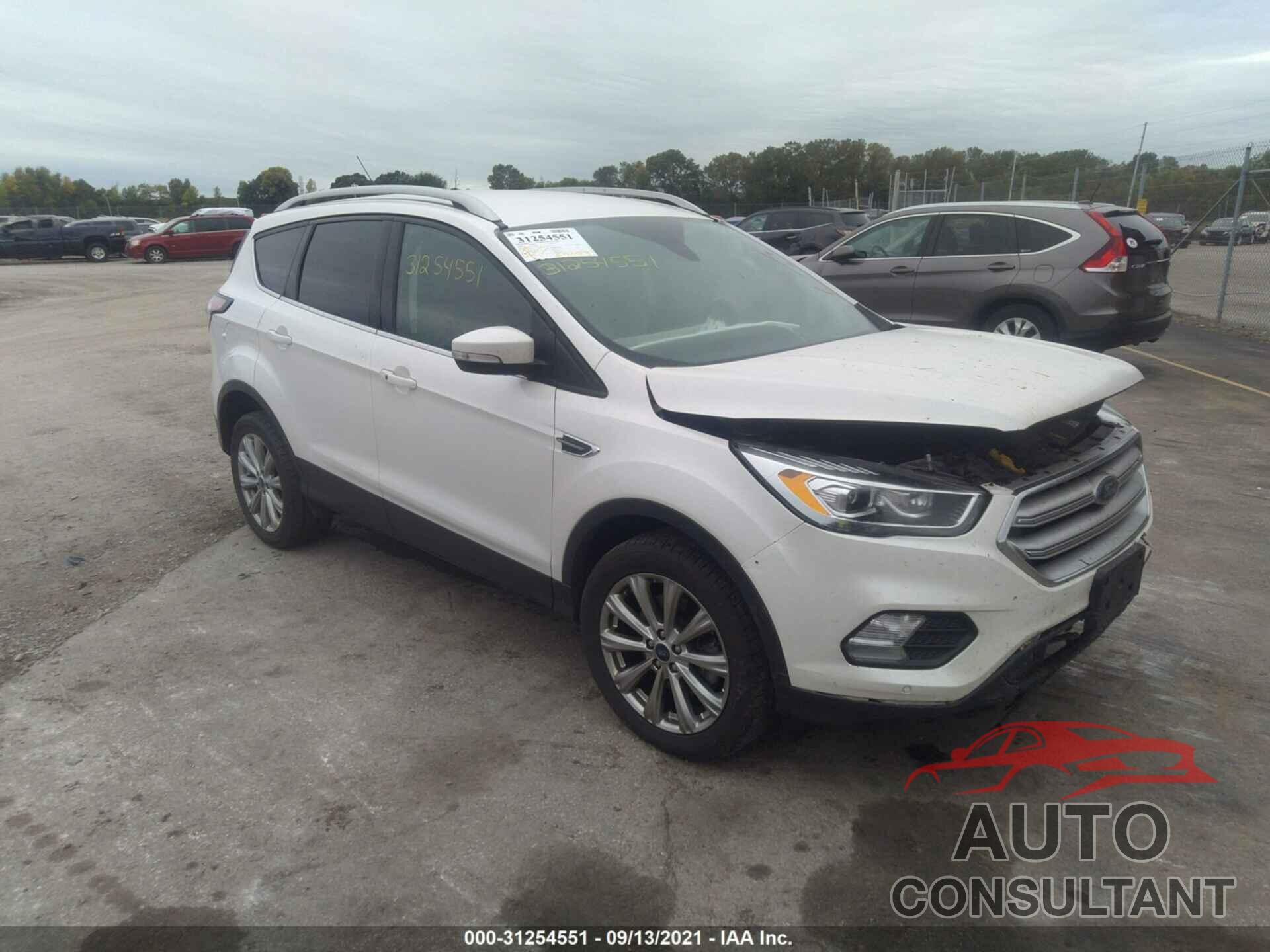FORD ESCAPE 2018 - 1FMCU9J93JUD01399