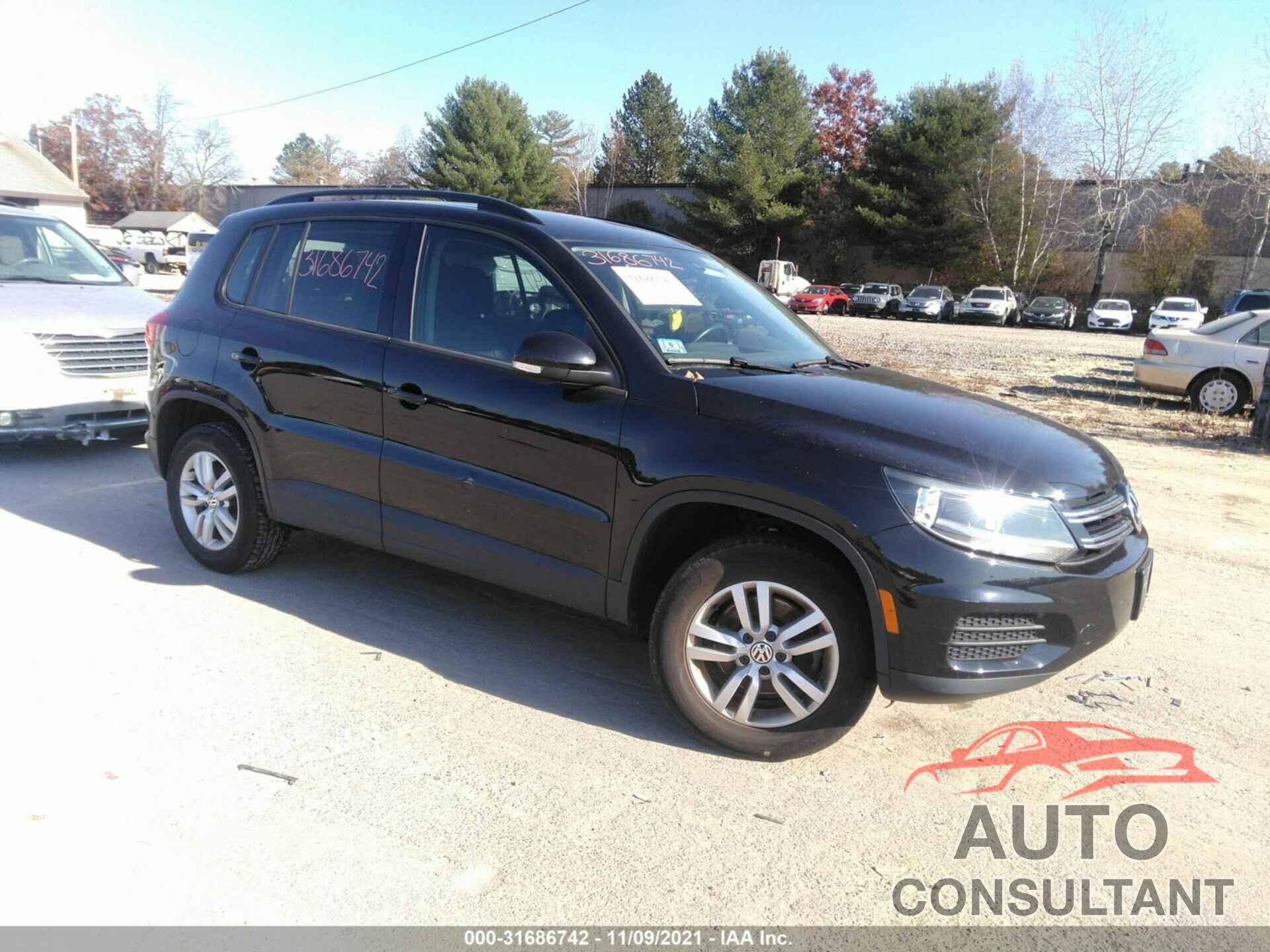 VOLKSWAGEN TIGUAN 2017 - WVGBV7AX1HW509792