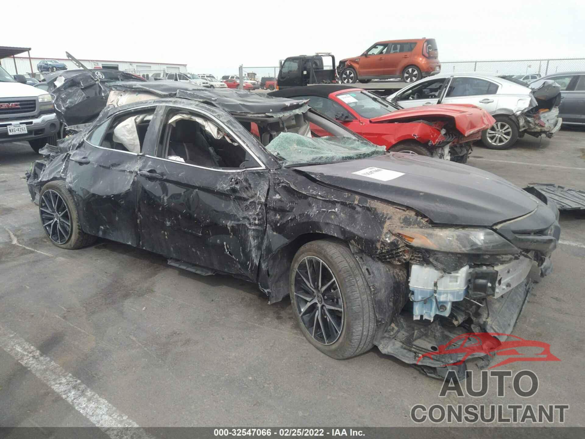 TOYOTA CAMRY 2021 - 4T1G11AK3MU477209