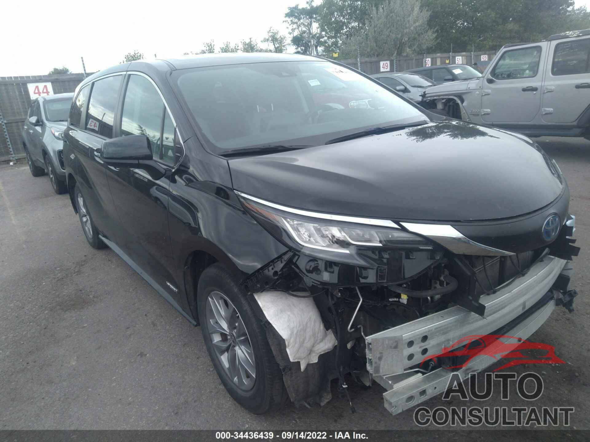 TOYOTA SIENNA 2021 - 5TDKRKEC4MS048469