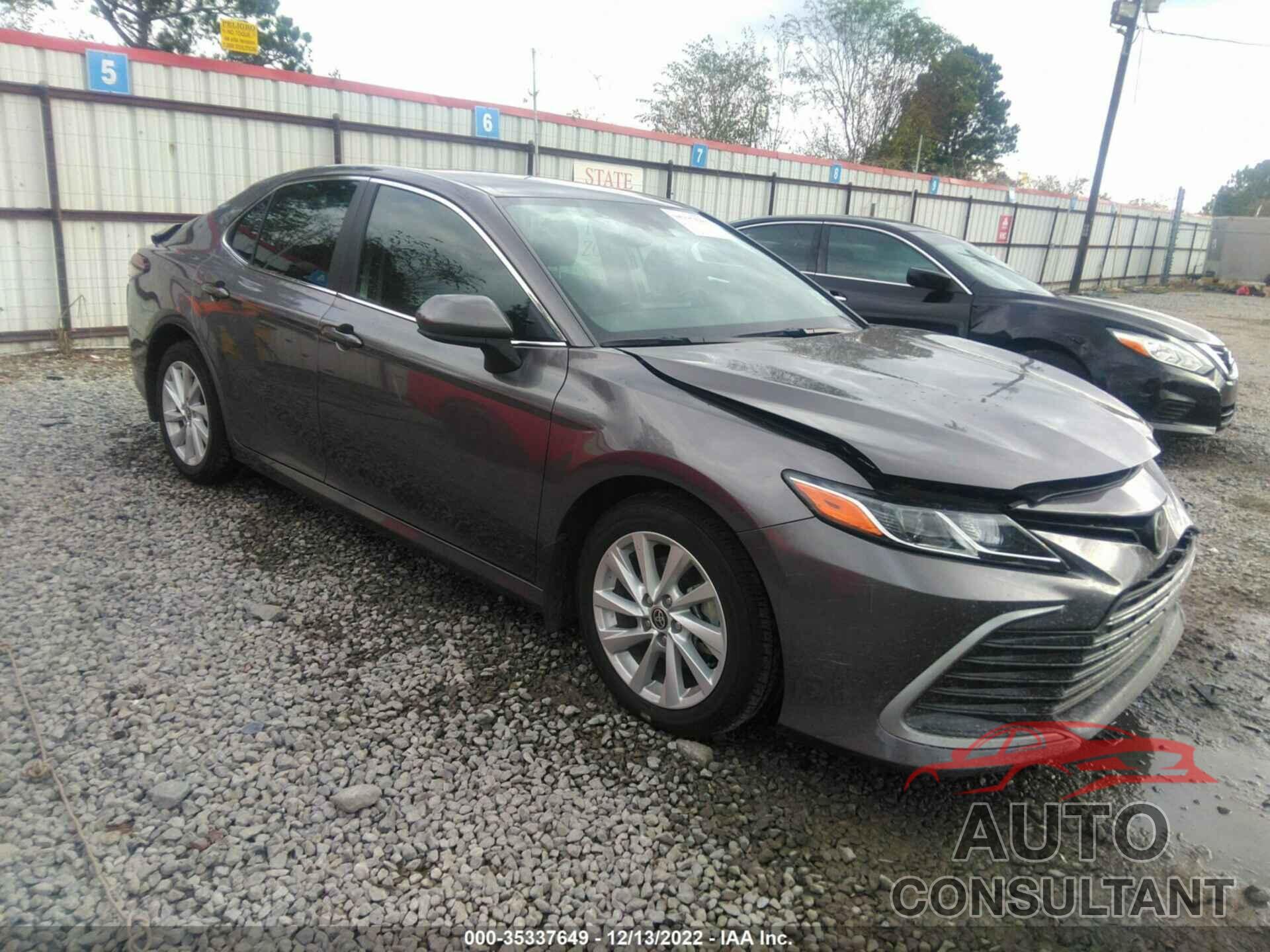 TOYOTA CAMRY 2022 - 4T1C11AK9NU639487